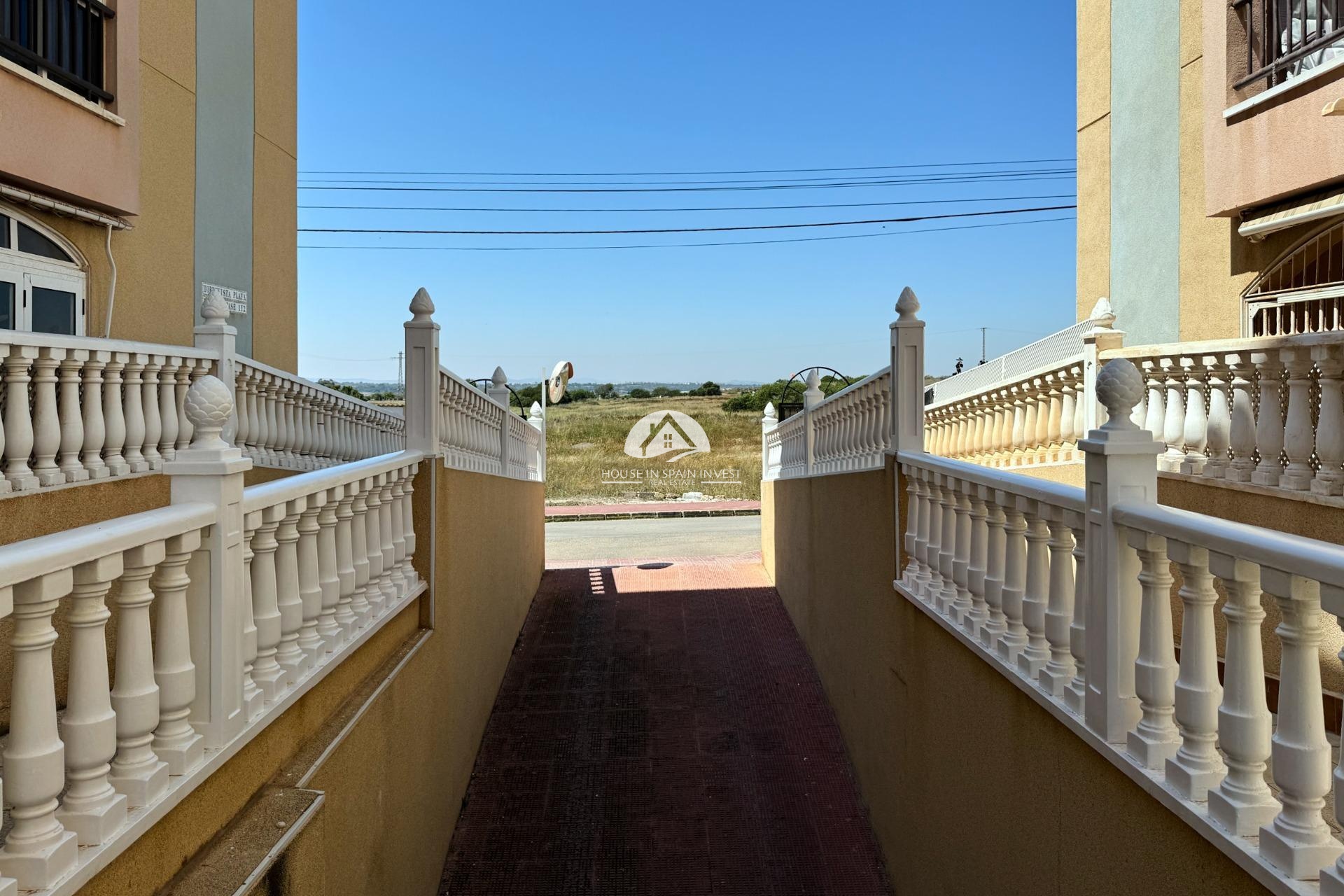 Herverkoop - Gelijkvloerse bungalow - Torrevieja - La Mata