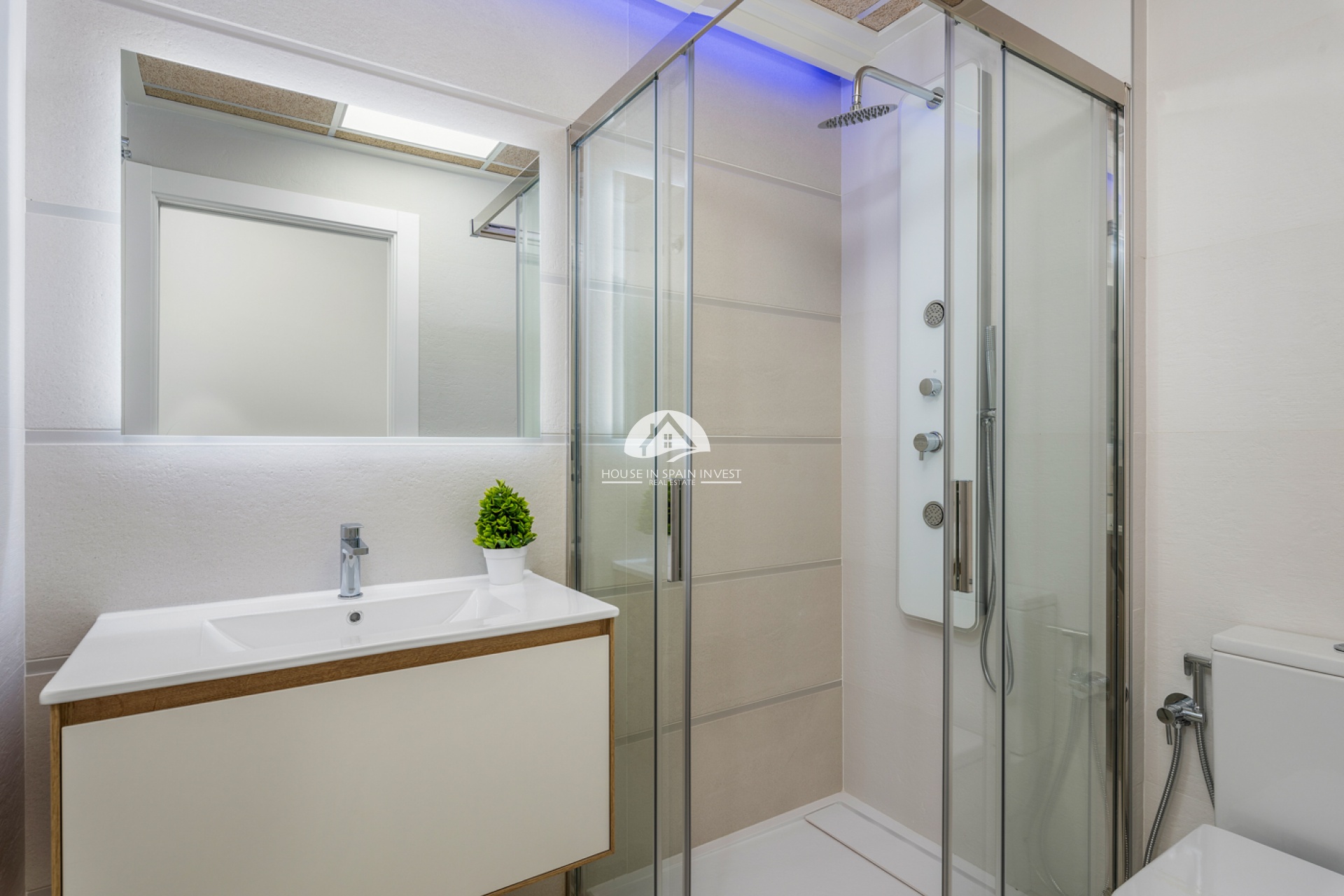 Obra nueva - Bungalow planta alta - Torrevieja