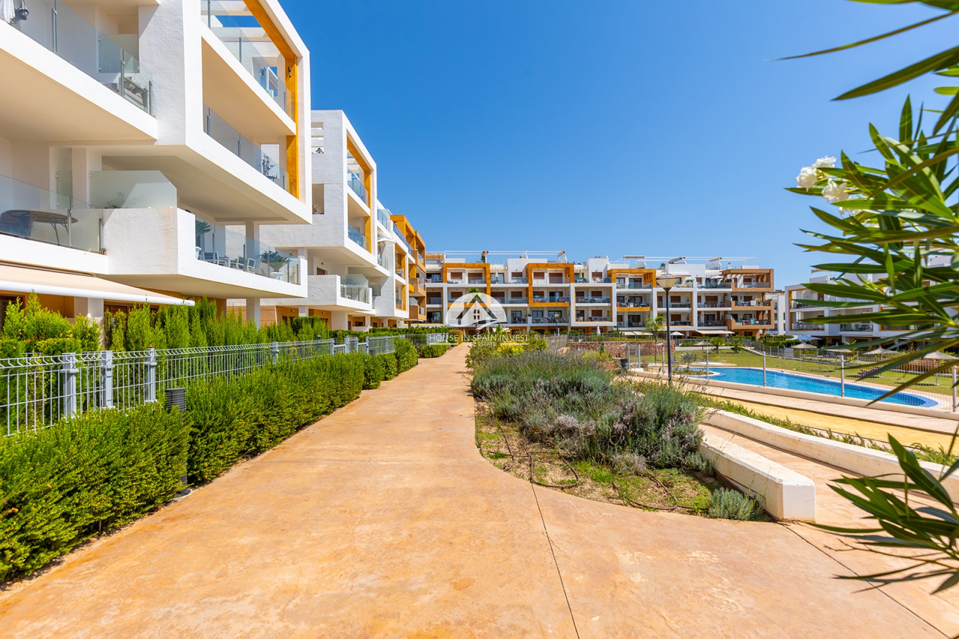 Resale - Apartment  - Orihuela Costa - Villamartín
