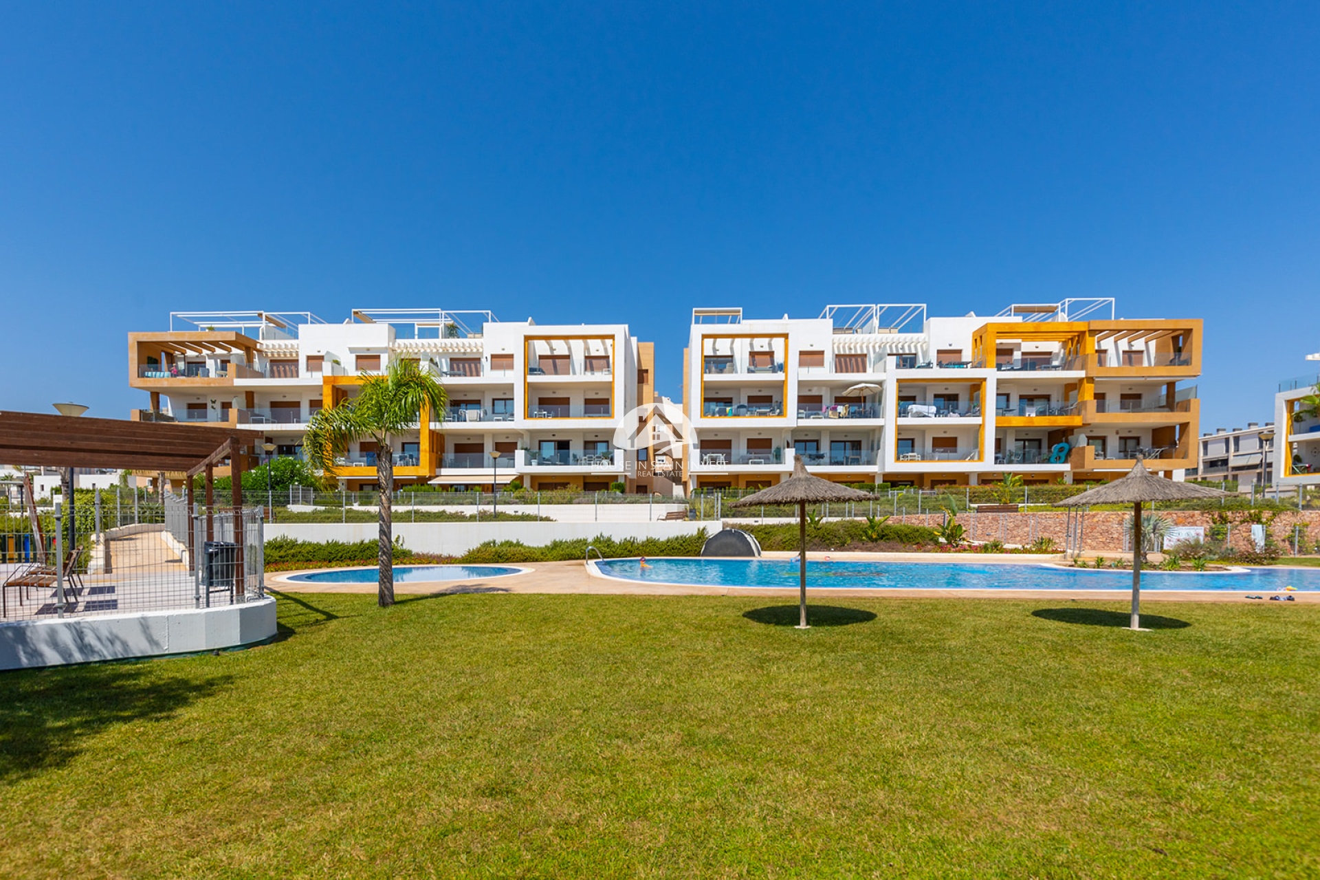 Resale - Apartment  - Orihuela Costa - Villamartín