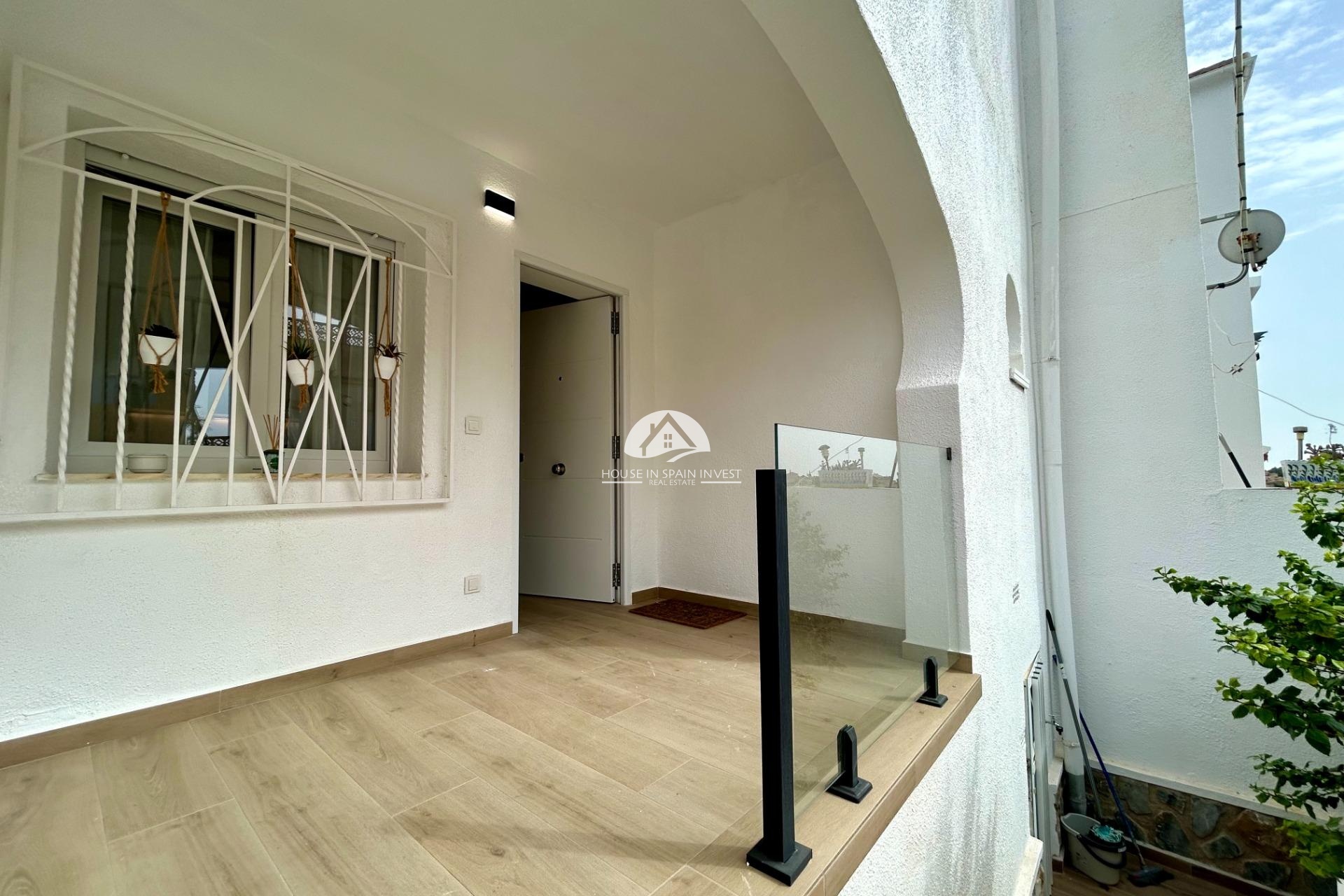 Resale - Apartment  - San Miguel de Salinas - Las Filipinas