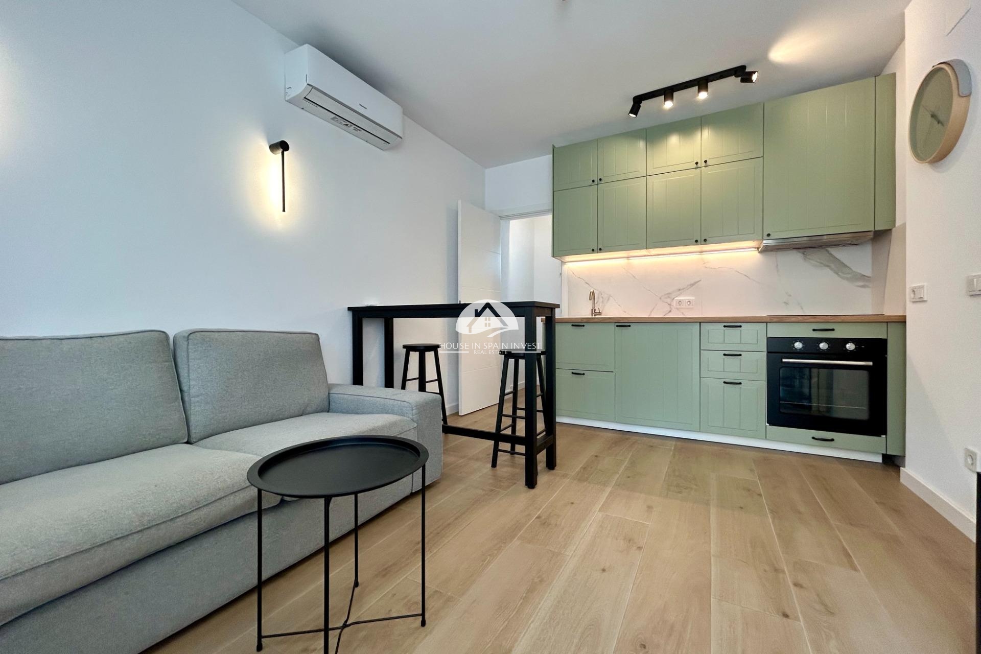 Resale - Apartment  - San Miguel de Salinas - Las Filipinas