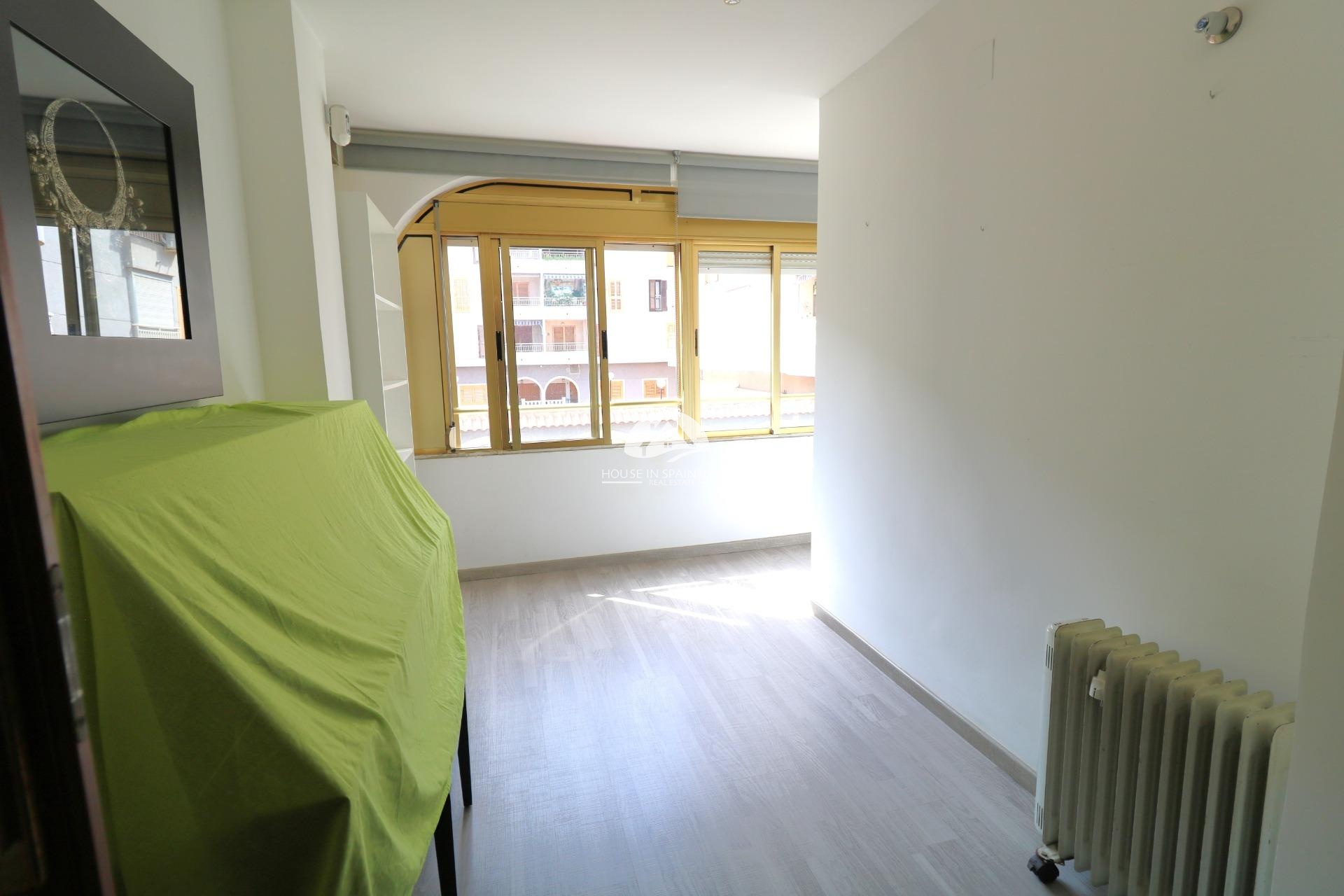 Resale - Apartment  - Torrevieja - Acequion