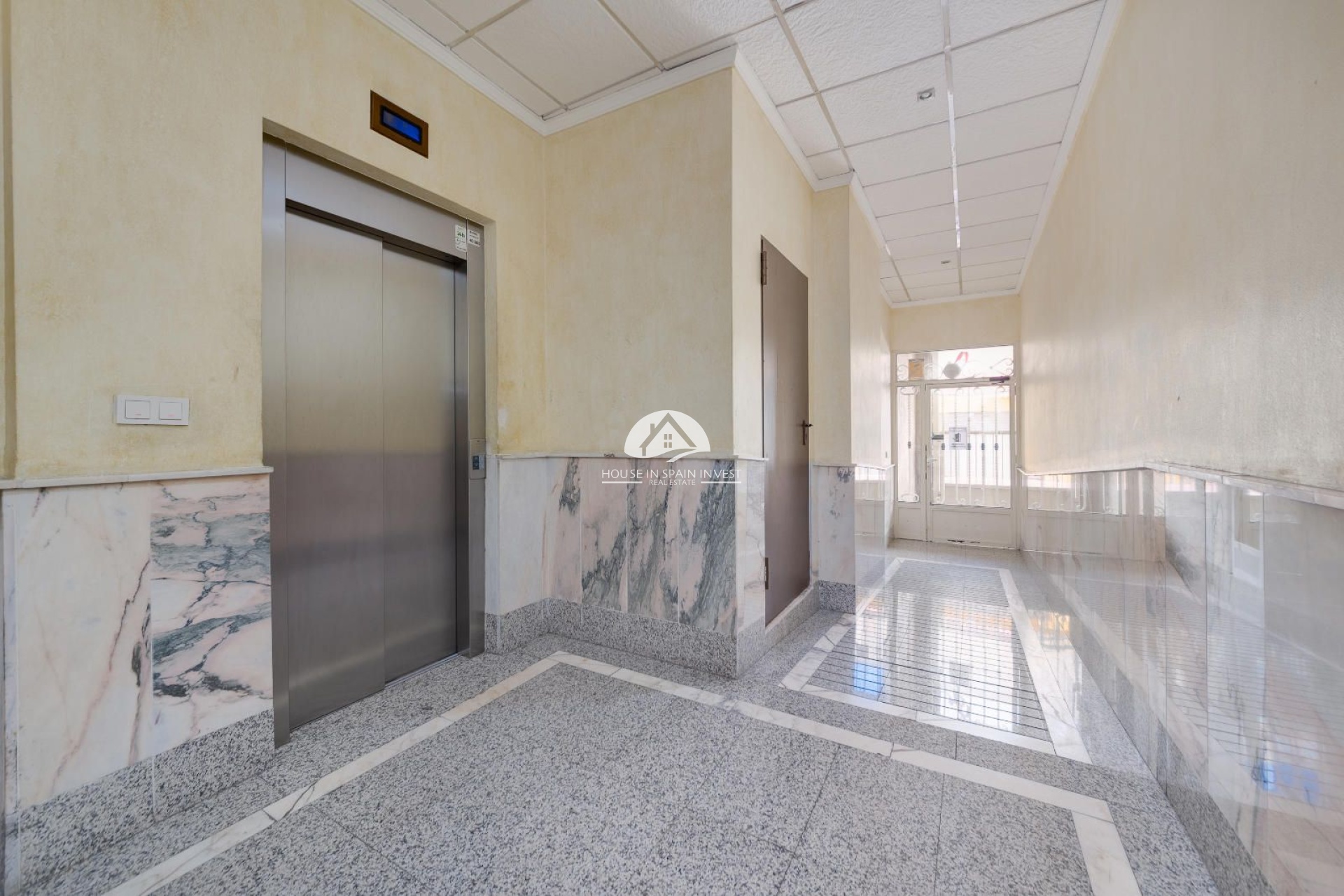 Resale - Apartment  - Torrevieja - Centro