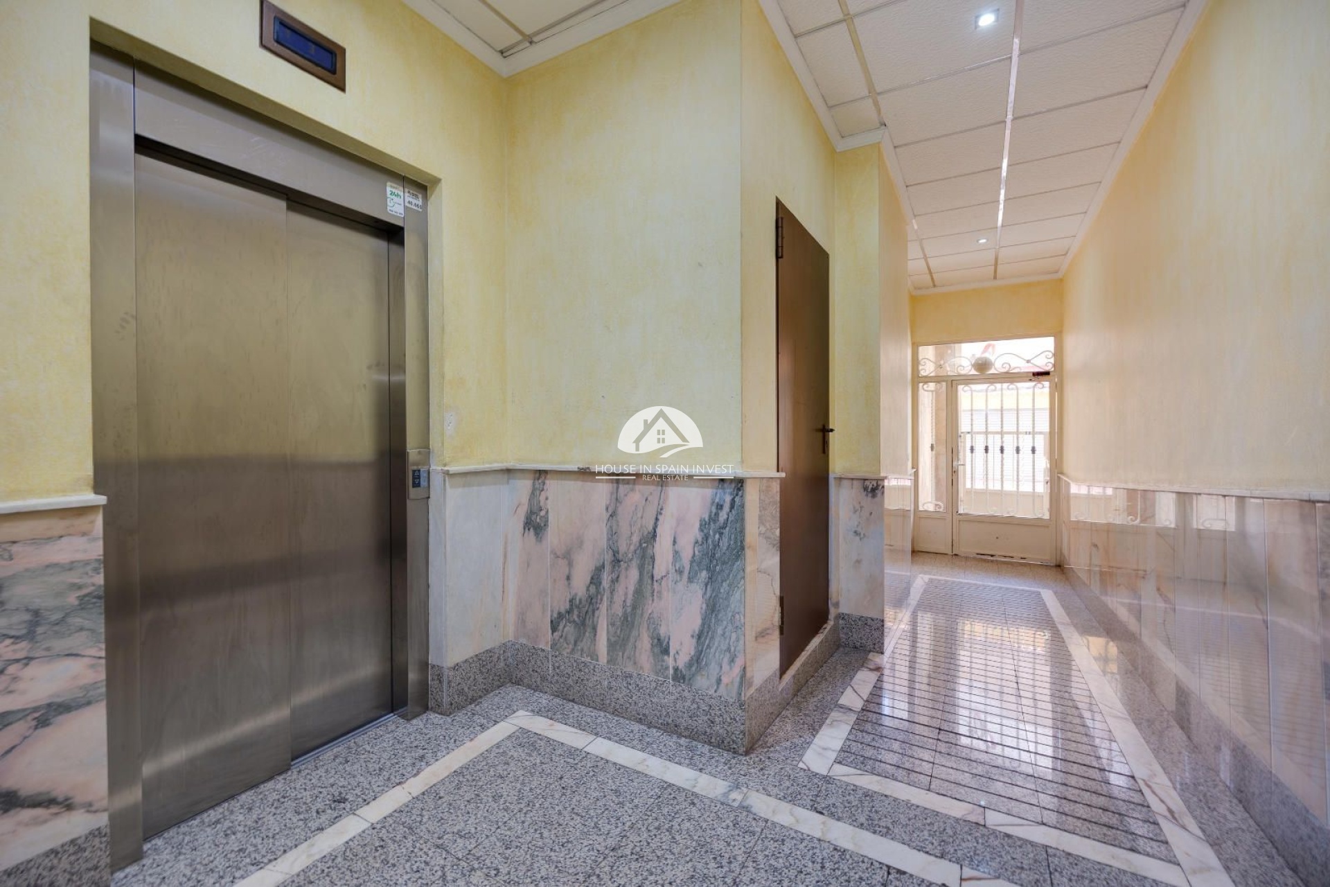 Resale - Apartment  - Torrevieja - Centro