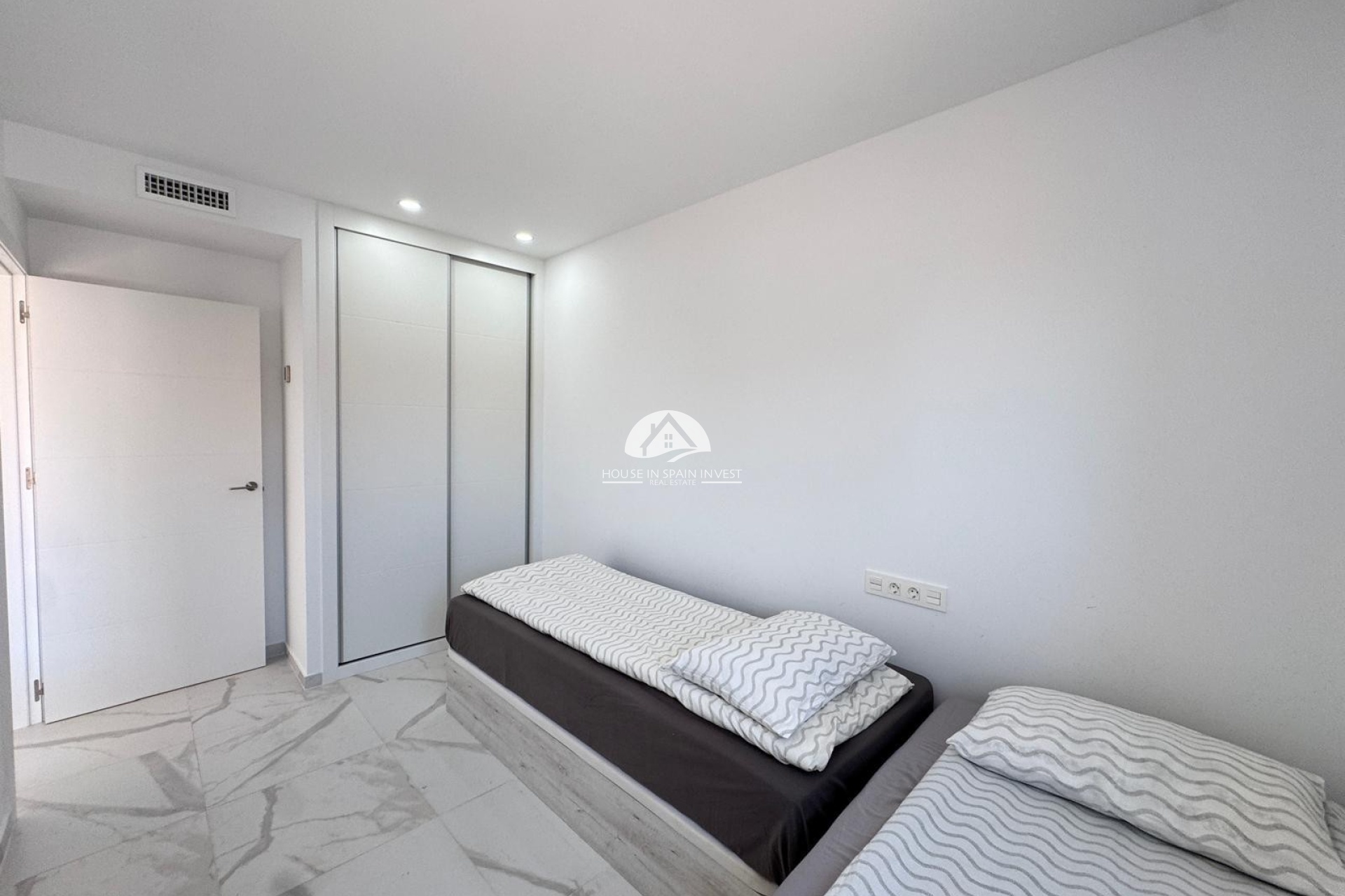 Resale - Apartment  - Torrevieja - Centro