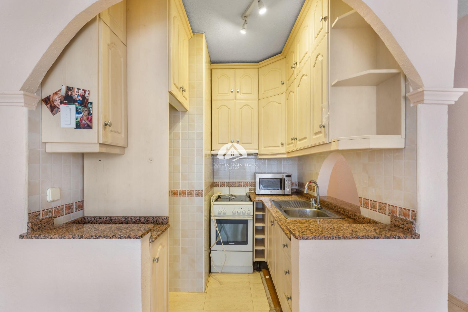 Resale - Apartment  - Torrevieja - Centro