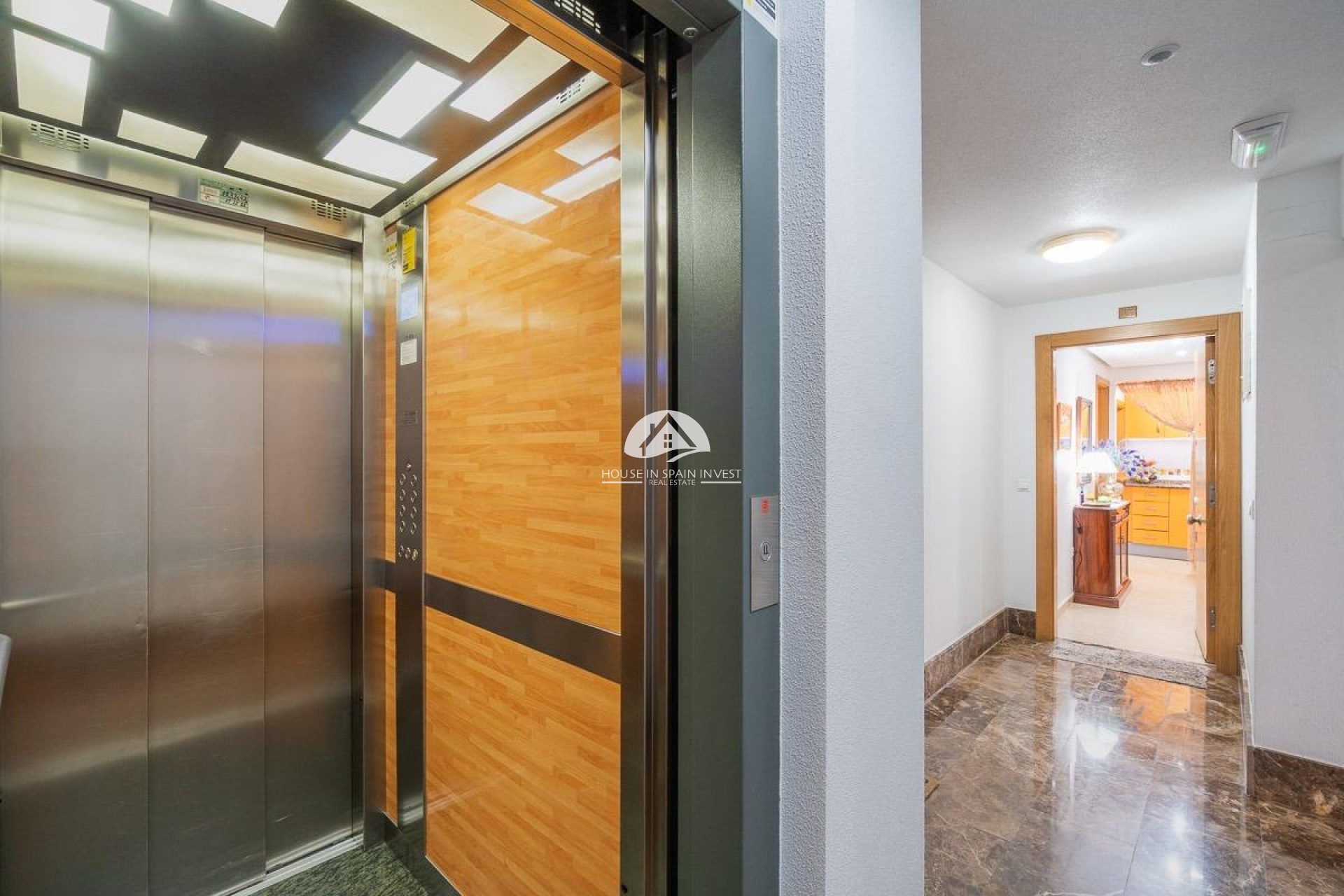 Resale - Apartment  - Torrevieja - Centro