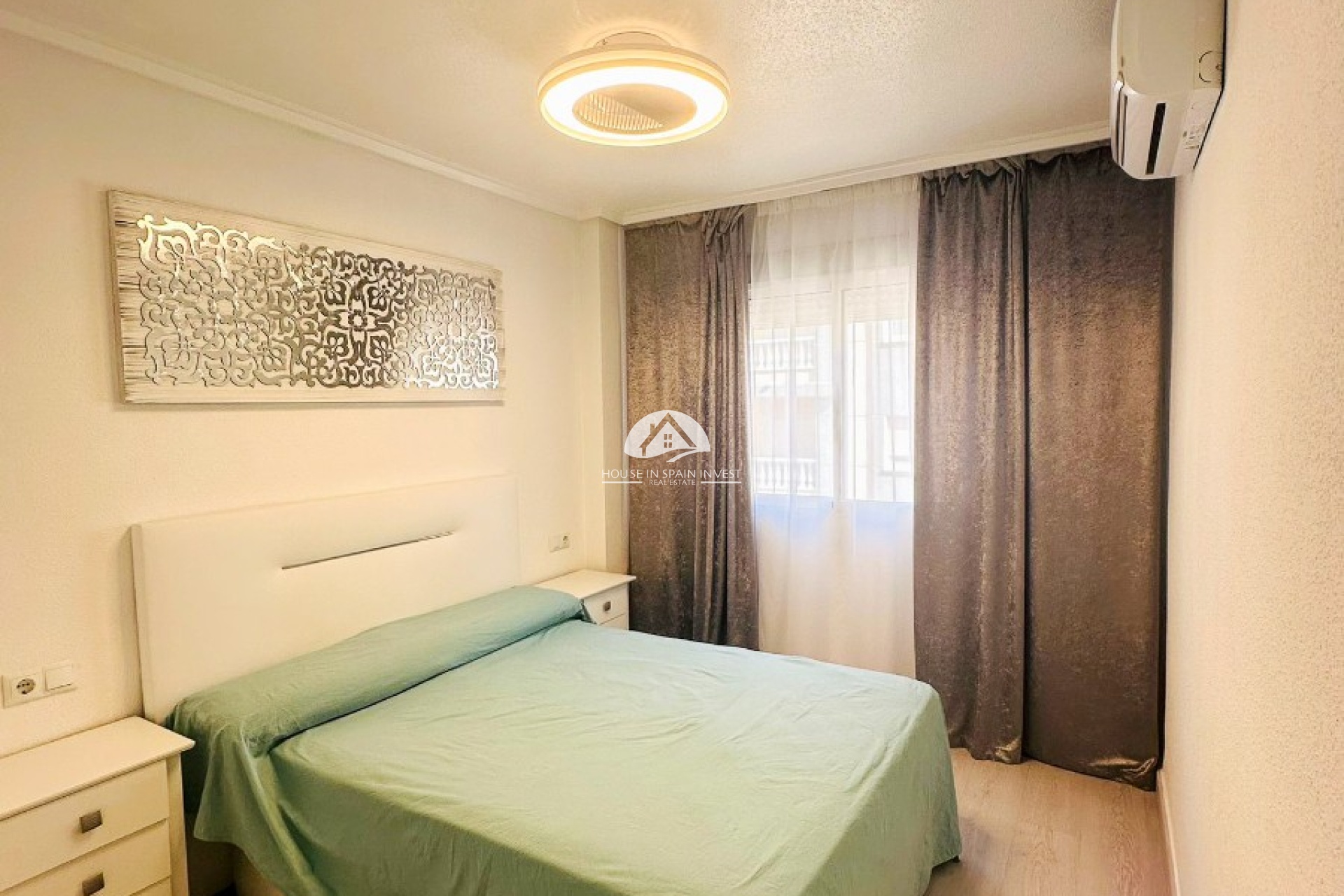 Resale - Apartment  - Torrevieja - El Acequión - Los Náufragos