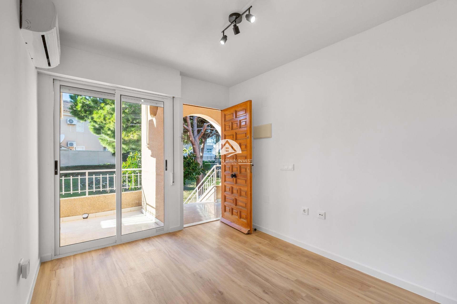 Resale - Apartment  - Torrevieja - La Mata