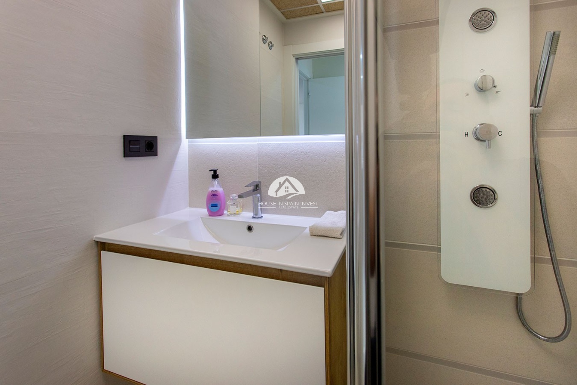 Resale - Apartment  - Torrevieja - Los Balcones  