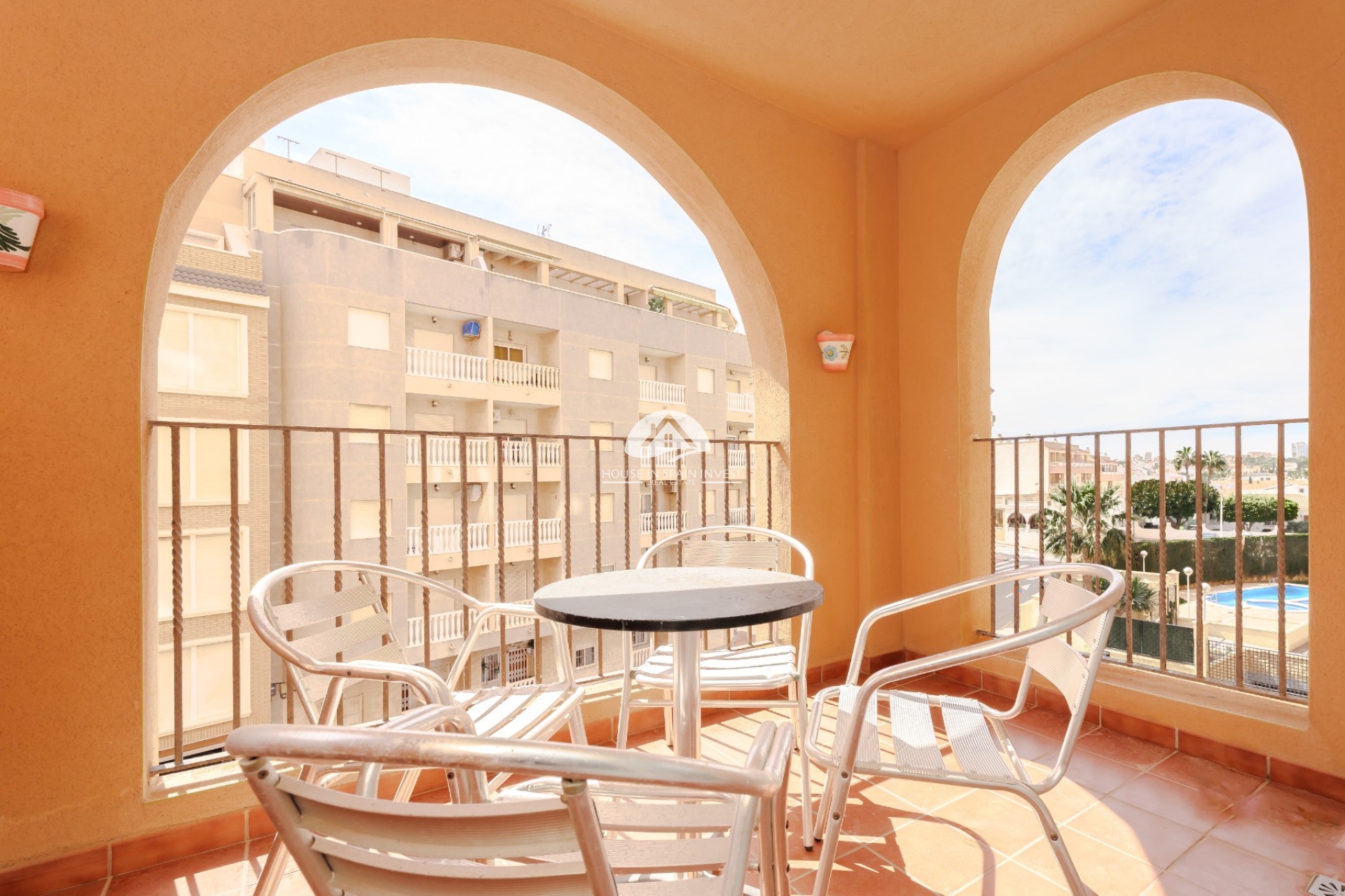 Resale - Apartment  - Torrevieja - Playa de los Locos