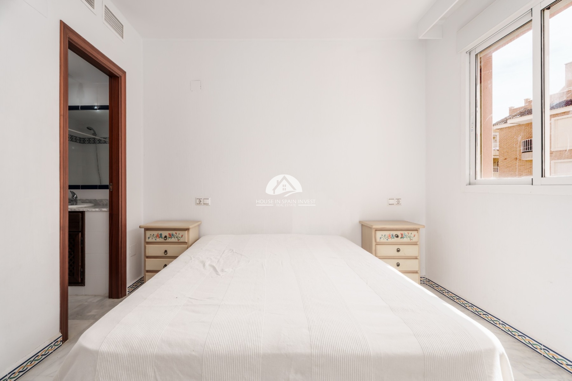 Resale - Apartment  - Torrevieja - Playa de los Locos