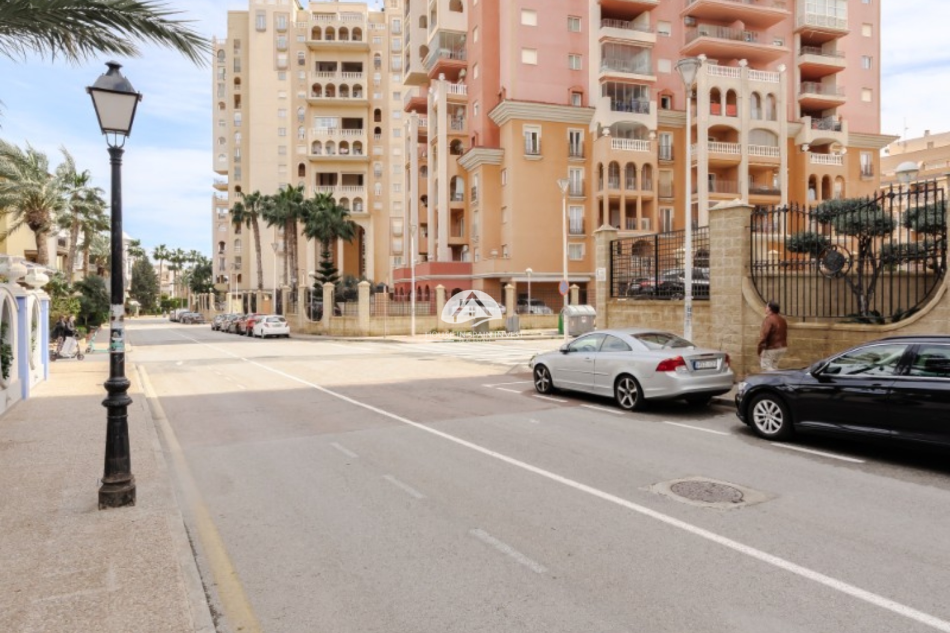 Resale - Apartment  - Torrevieja - Playa de los Locos
