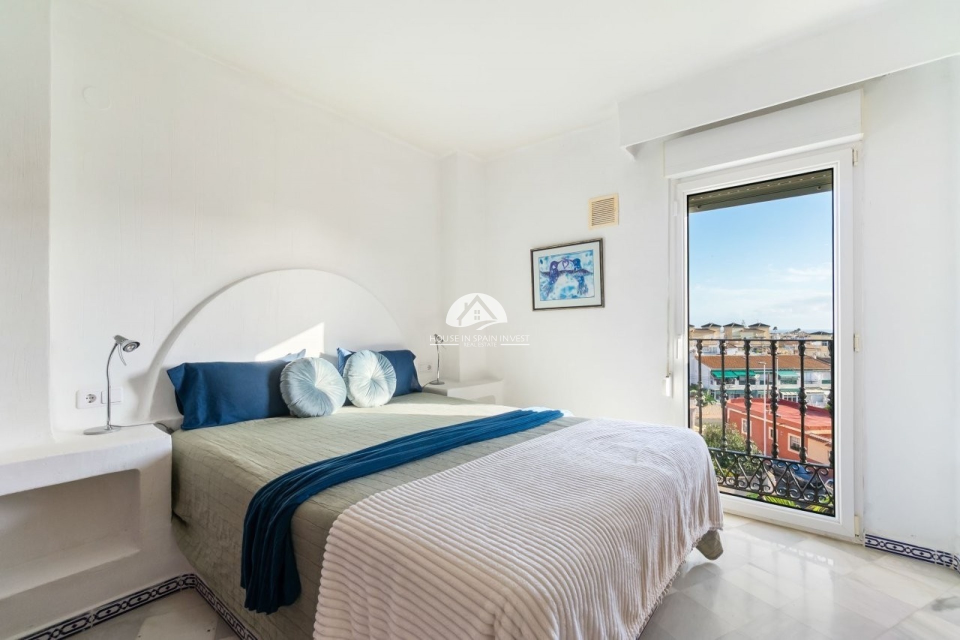 Resale - Apartment  - Torrevieja - Playa de los Locos