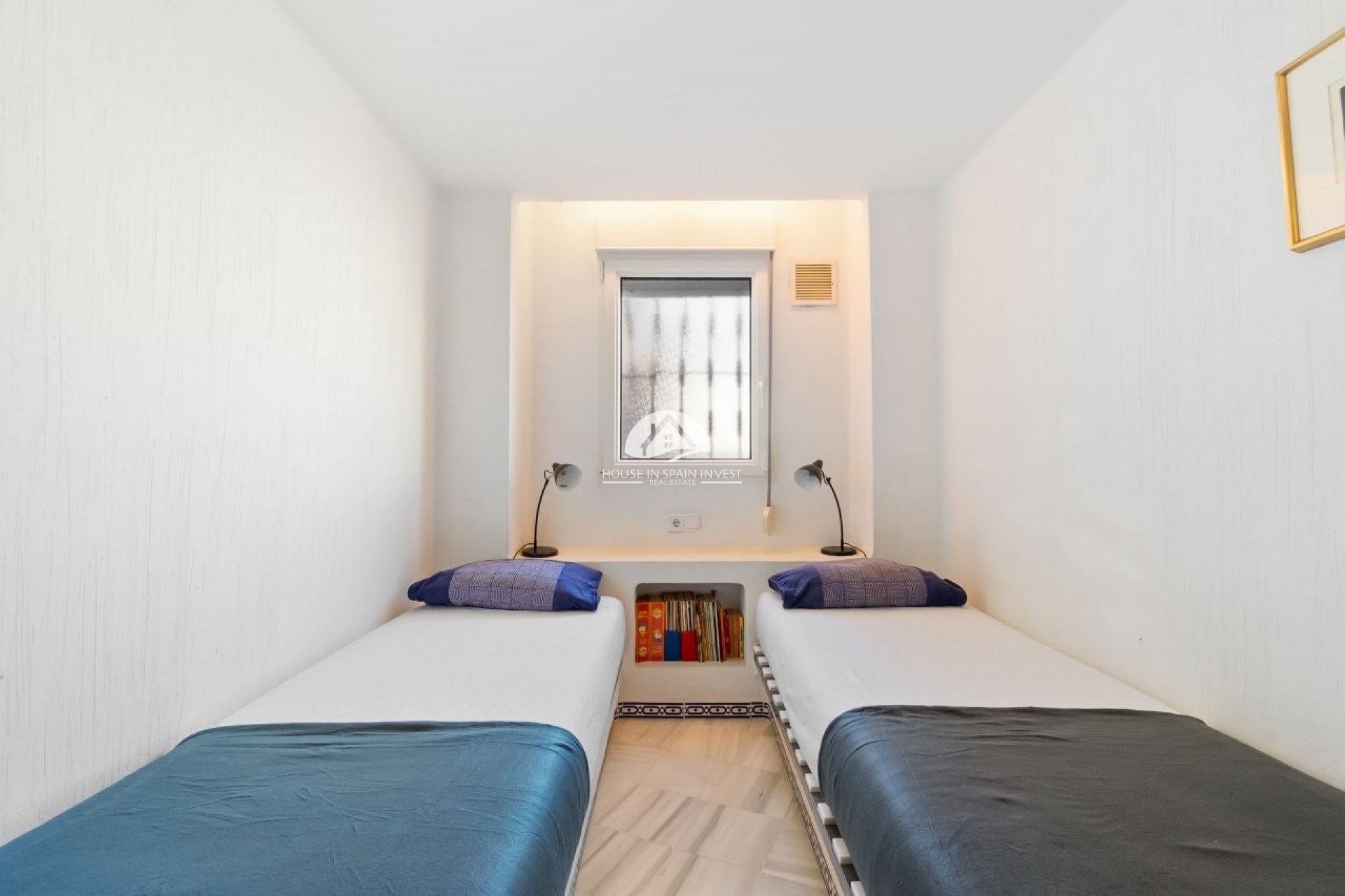 Resale - Apartment  - Torrevieja - Playa de los Locos