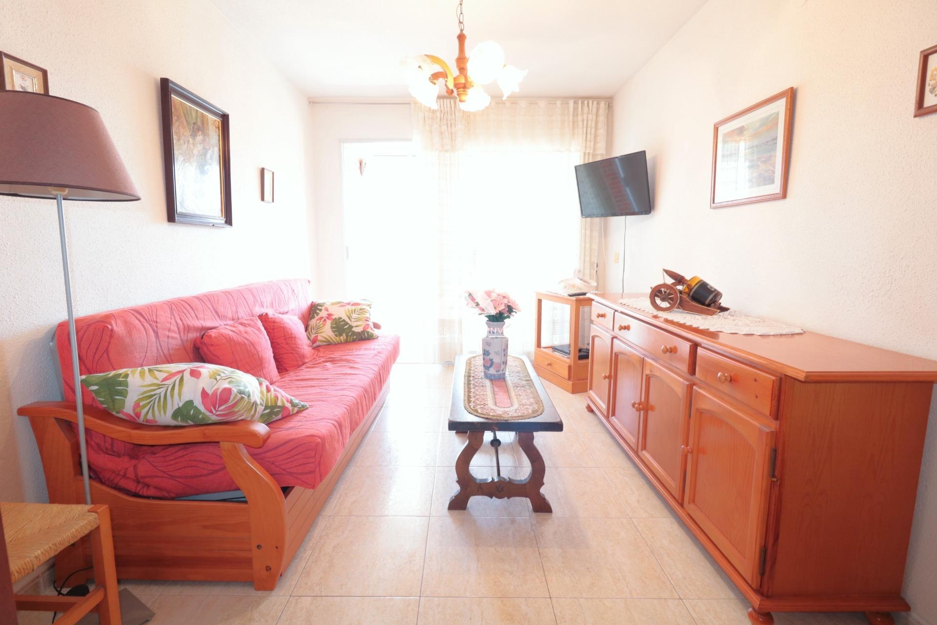 Resale - Apartment  - Torrevieja - Playa de los Naufragos