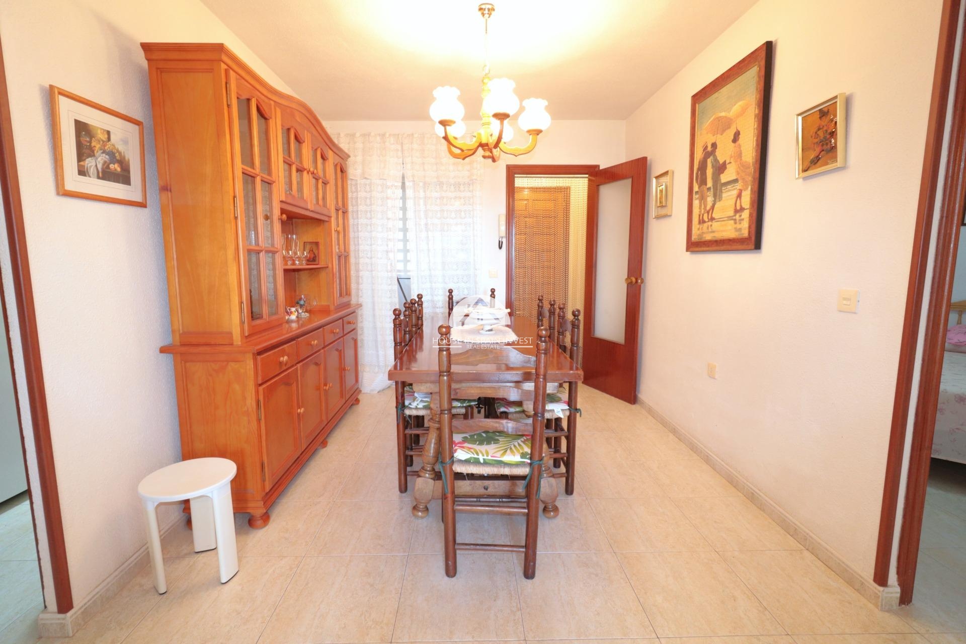Resale - Apartment  - Torrevieja - Playa de los Naufragos