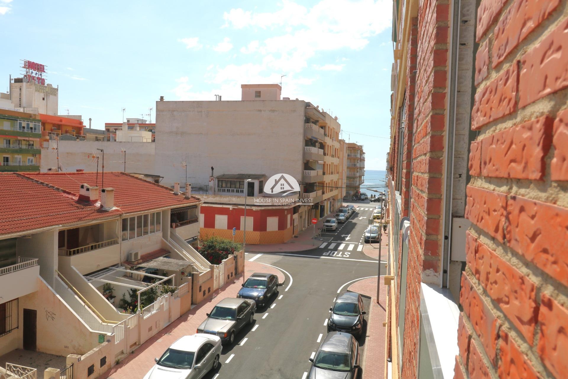 Resale - Apartment  - Torrevieja - Playa de los Naufragos