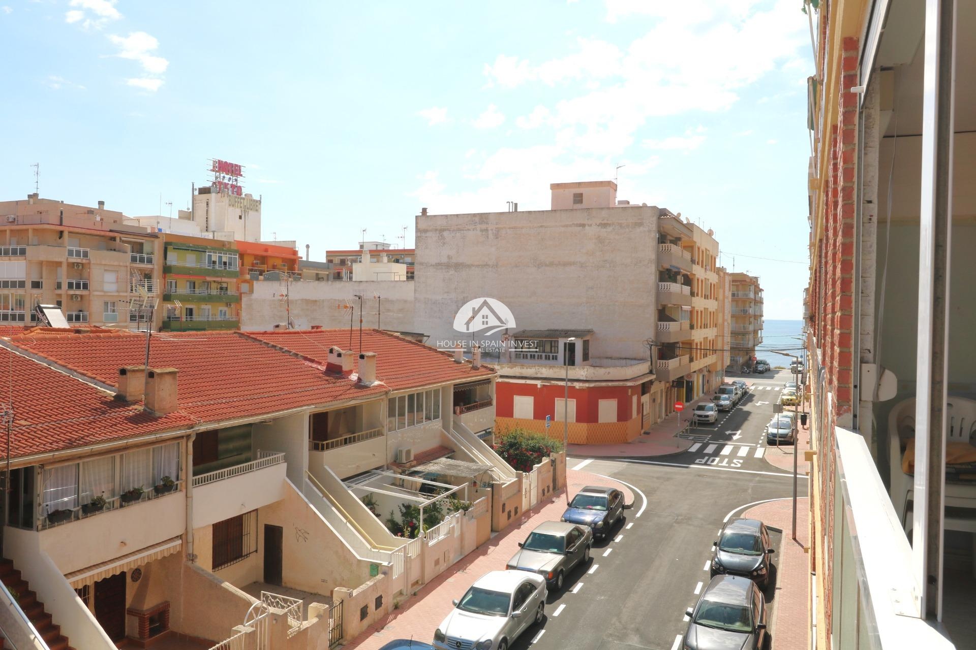 Resale - Apartment  - Torrevieja - Playa de los Naufragos