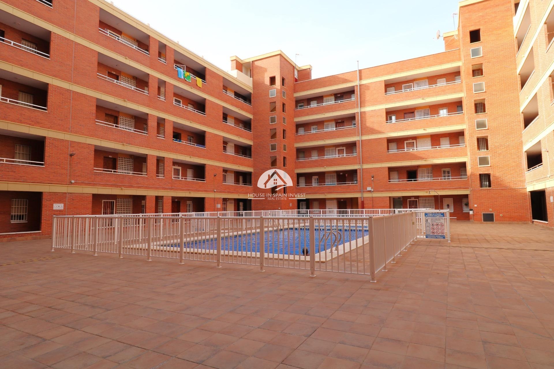 Resale - Apartment  - Torrevieja - Playa de los Naufragos