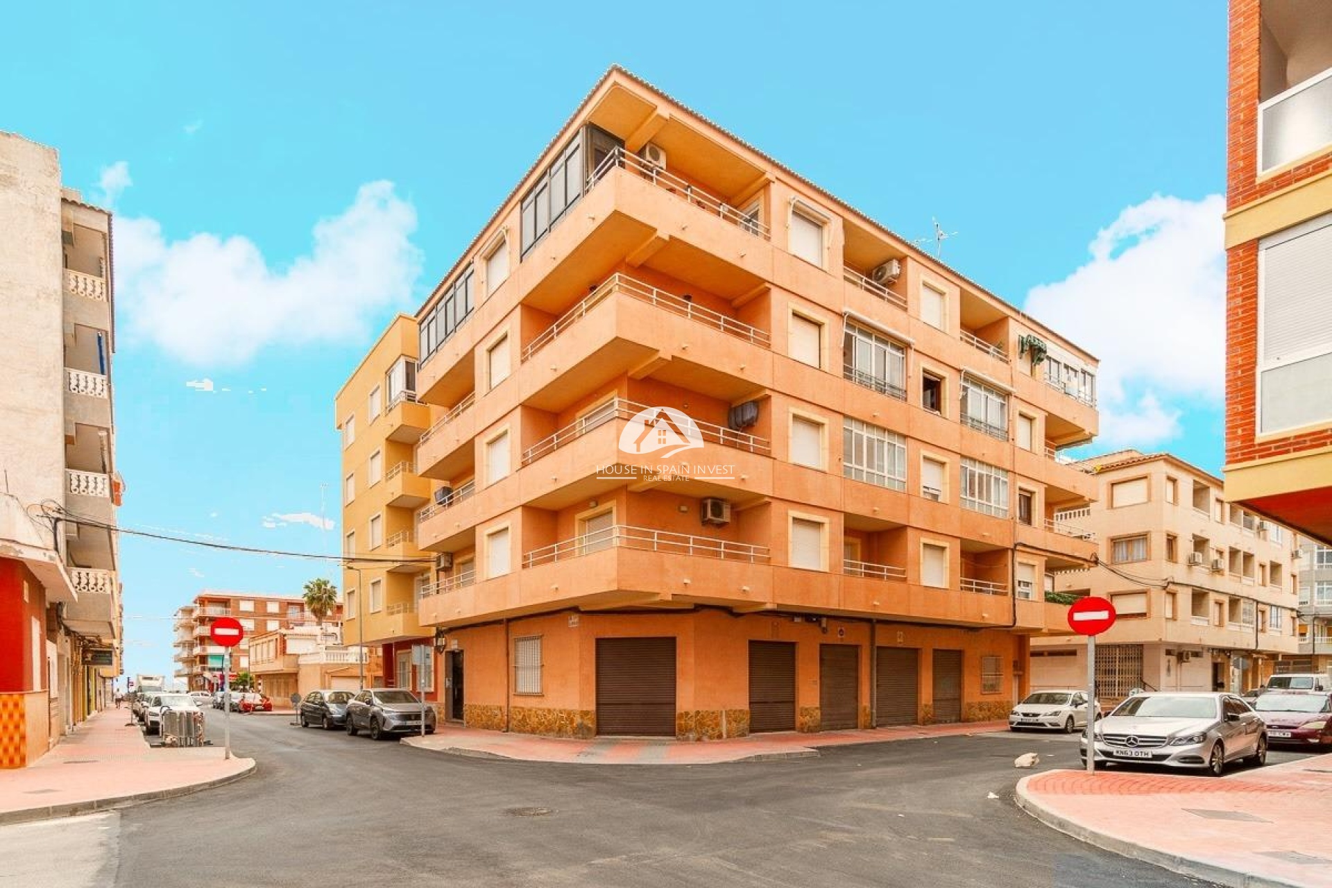 Resale - Apartment  - Torrevieja - Playa de los Naufragos