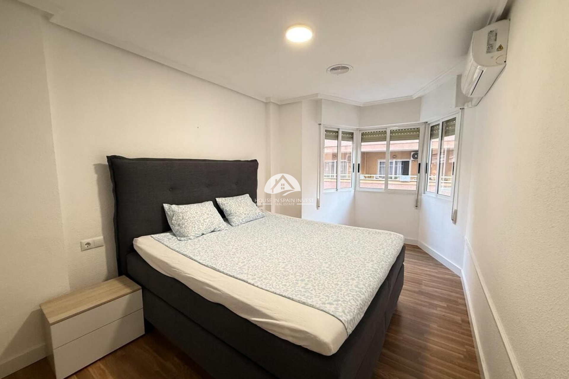 Resale - Apartment  - Torrevieja - Playa del Cura