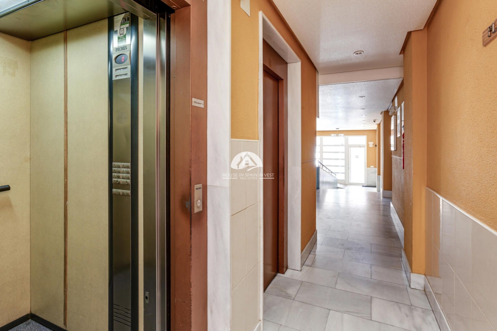 Resale - Apartment  - Torrevieja - Playa del Cura