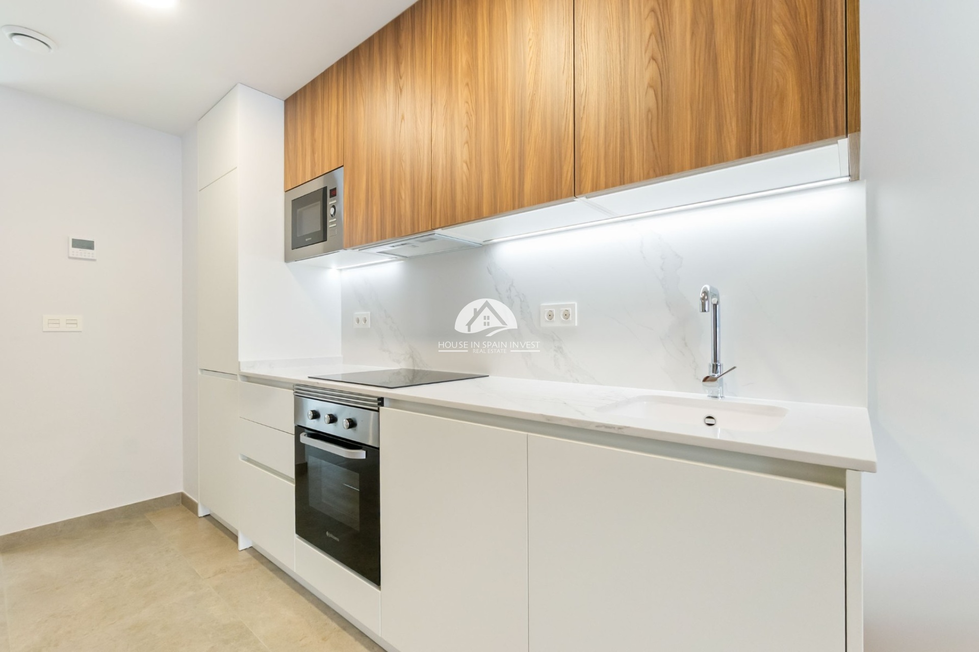 Resale - Apartment  - Torrevieja - Playa del Cura