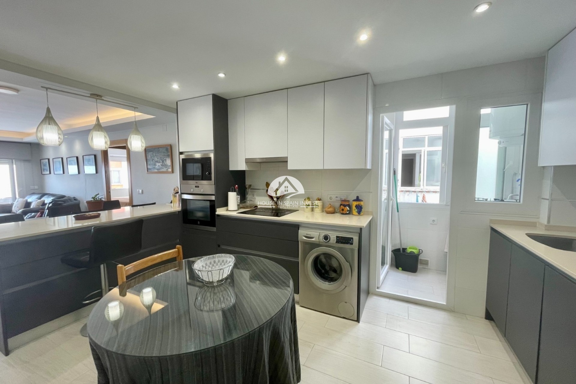 Resale - Apartment  - Torrevieja - Playa del Cura