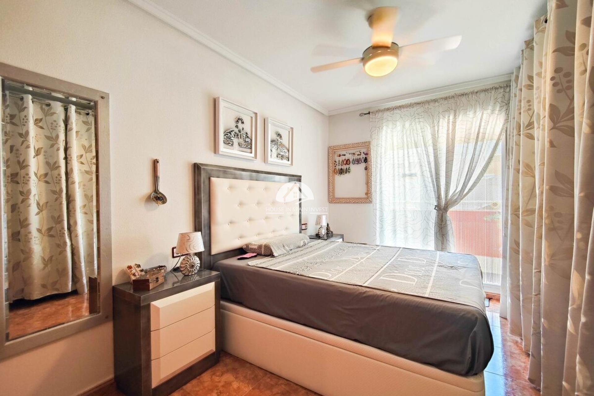 Resale - Apartment  - Torrevieja - Playa del Cura