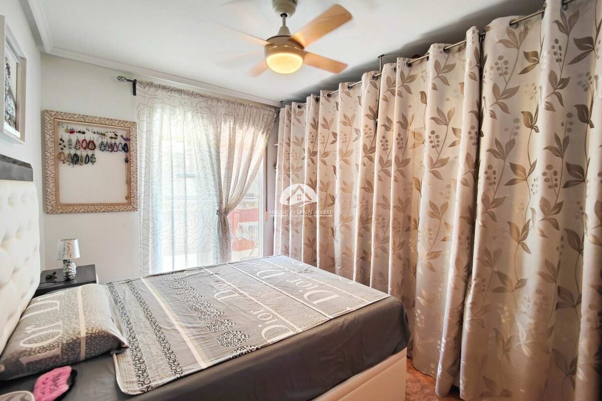 Resale - Apartment  - Torrevieja - Playa del Cura