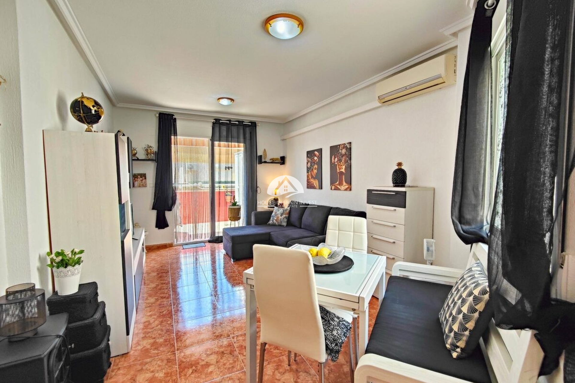 Resale - Apartment  - Torrevieja - Playa del Cura