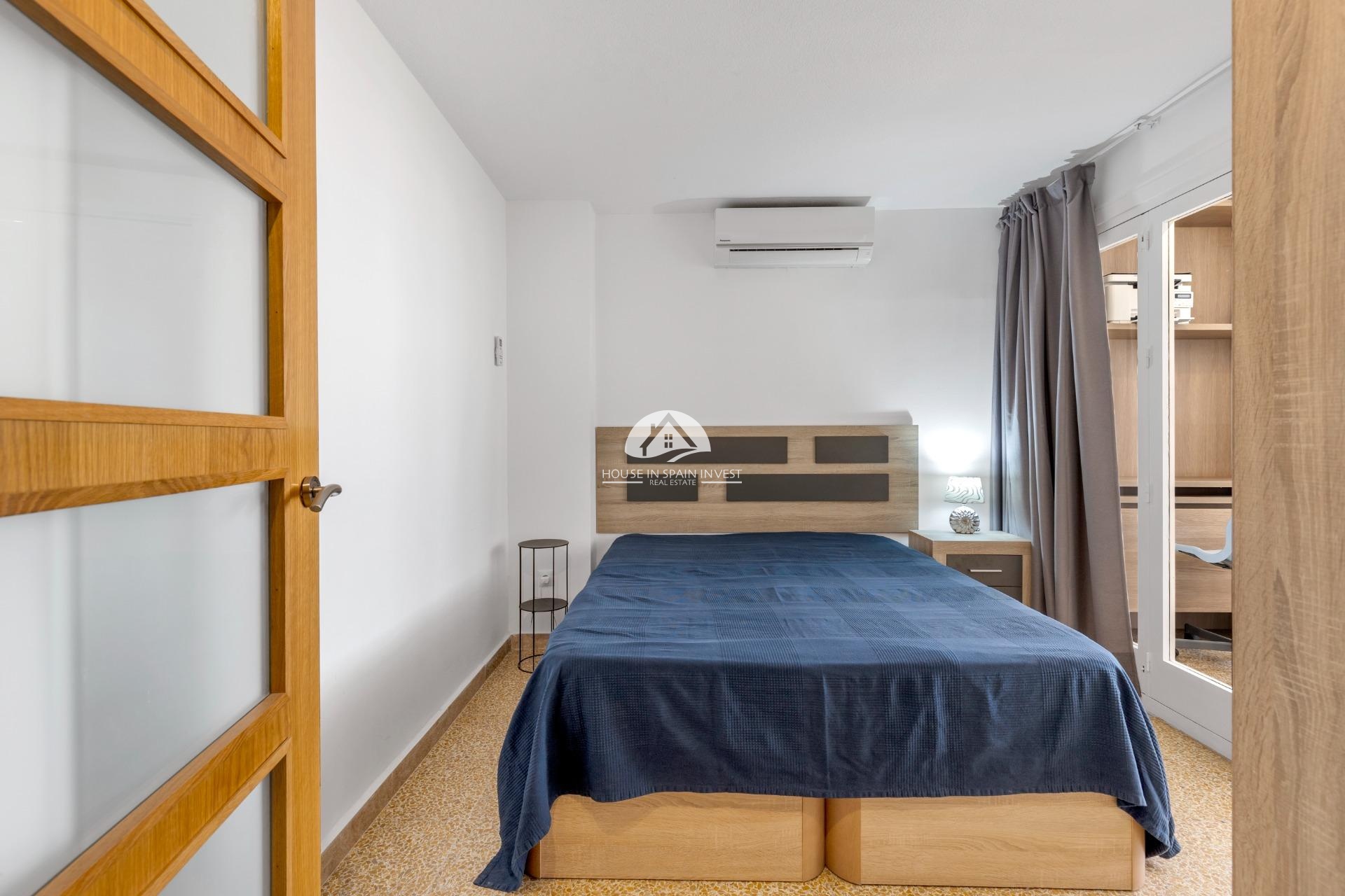 Resale - Apartment  - Torrevieja - Playa del Cura