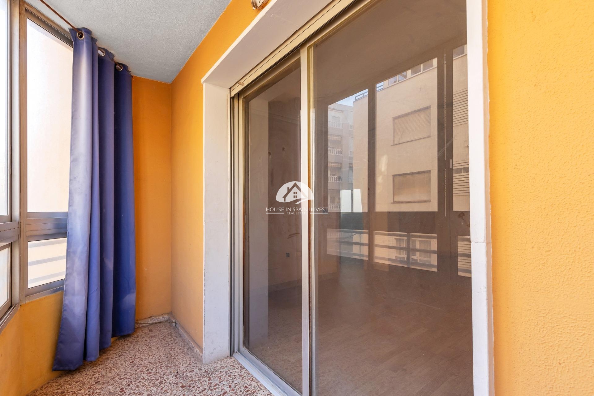 Resale - Apartment  - Torrevieja - Playa del Cura
