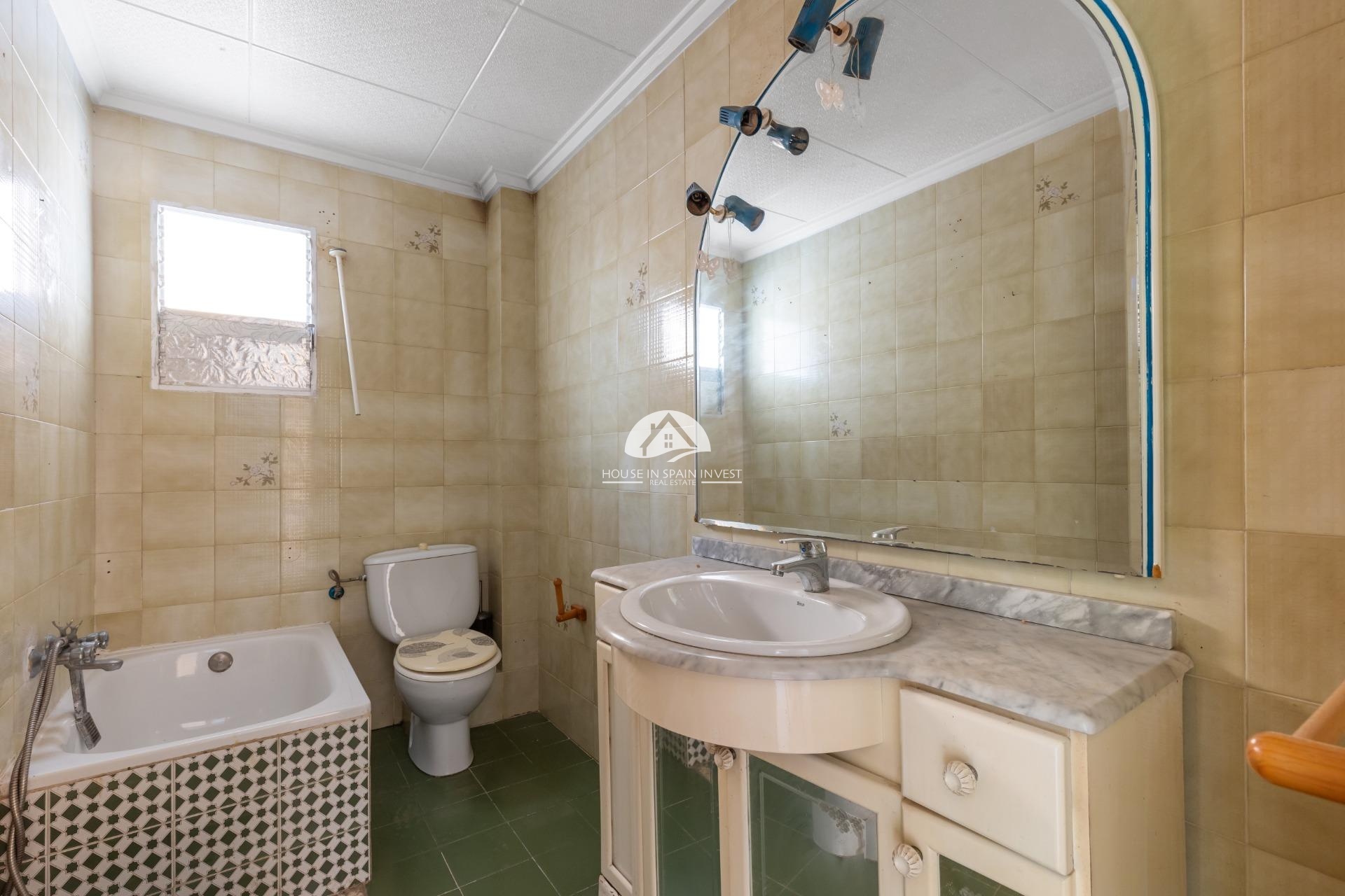 Resale - Apartment  - Torrevieja - Playa del Cura