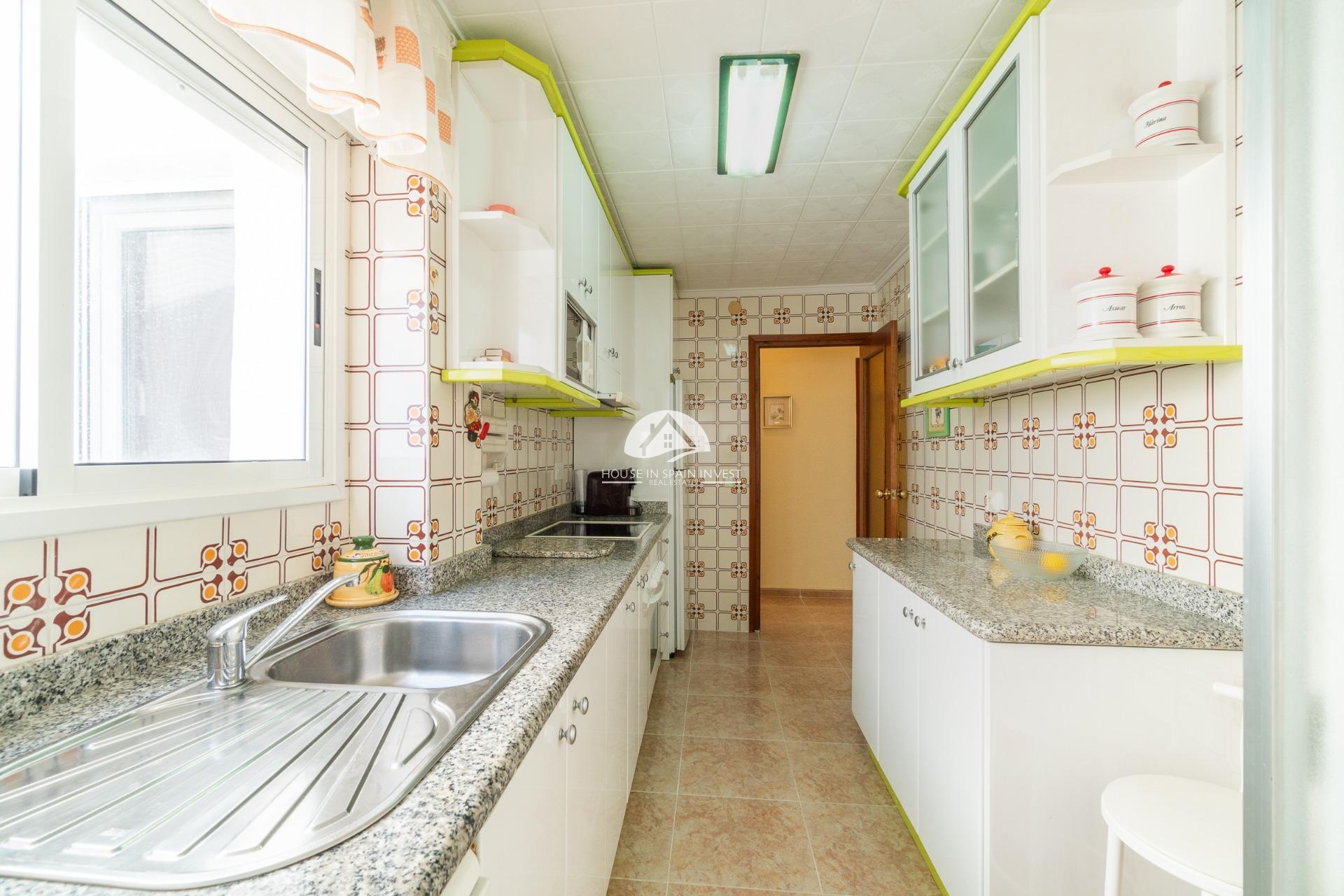 Resale - Apartment  - Torrevieja - Playa del Cura