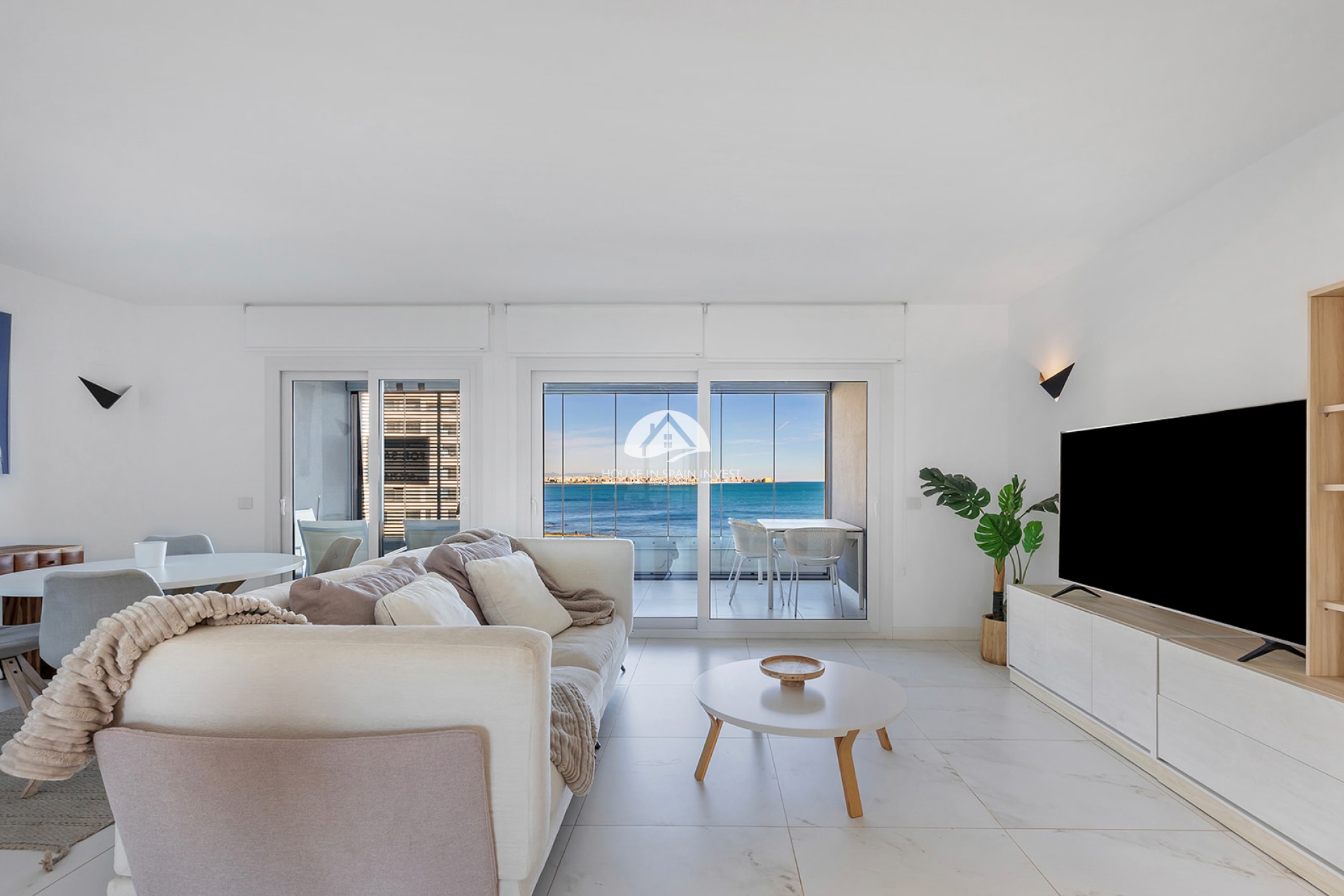 Resale - Apartment  - Torrevieja - Punta Prima  