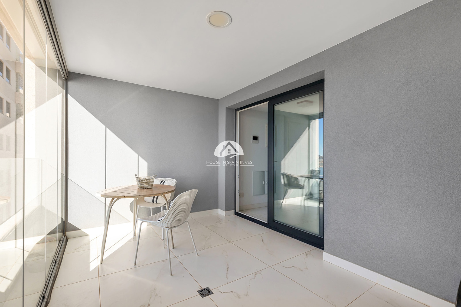 Resale - Apartment  - Torrevieja - Punta Prima  