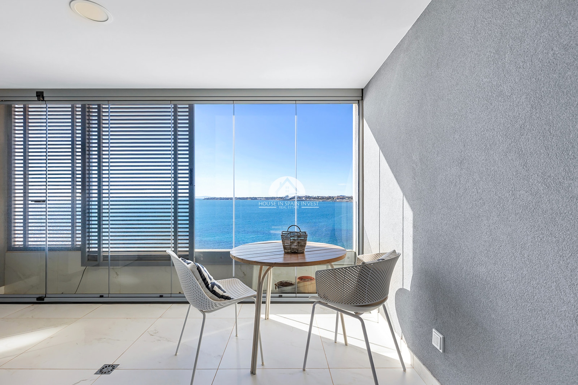 Resale - Apartment  - Torrevieja - Punta Prima  