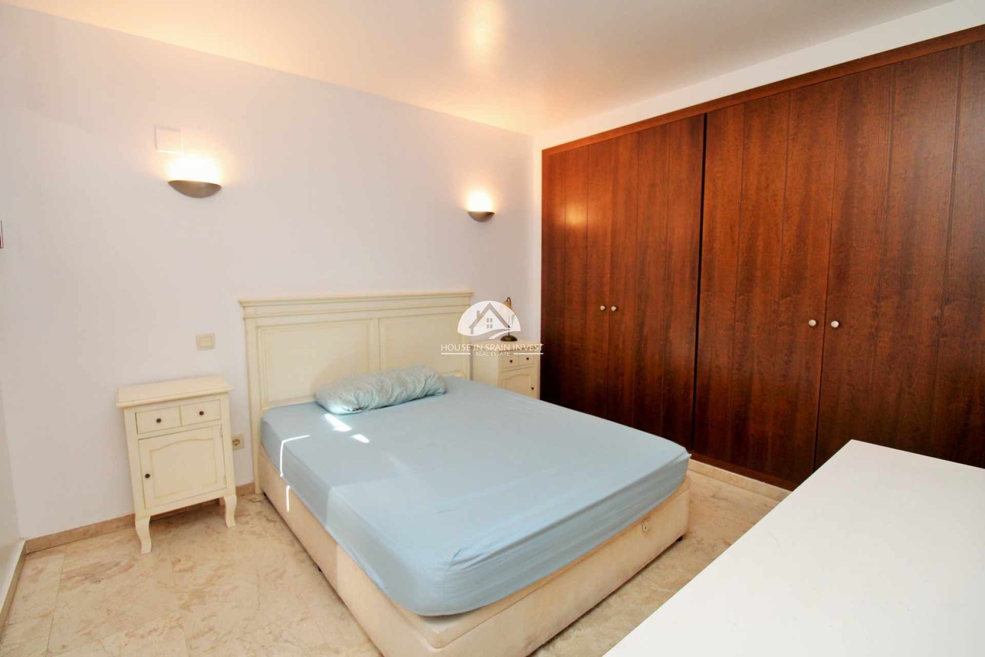 Resale - Apartment  - Torrevieja - Punta Prima  