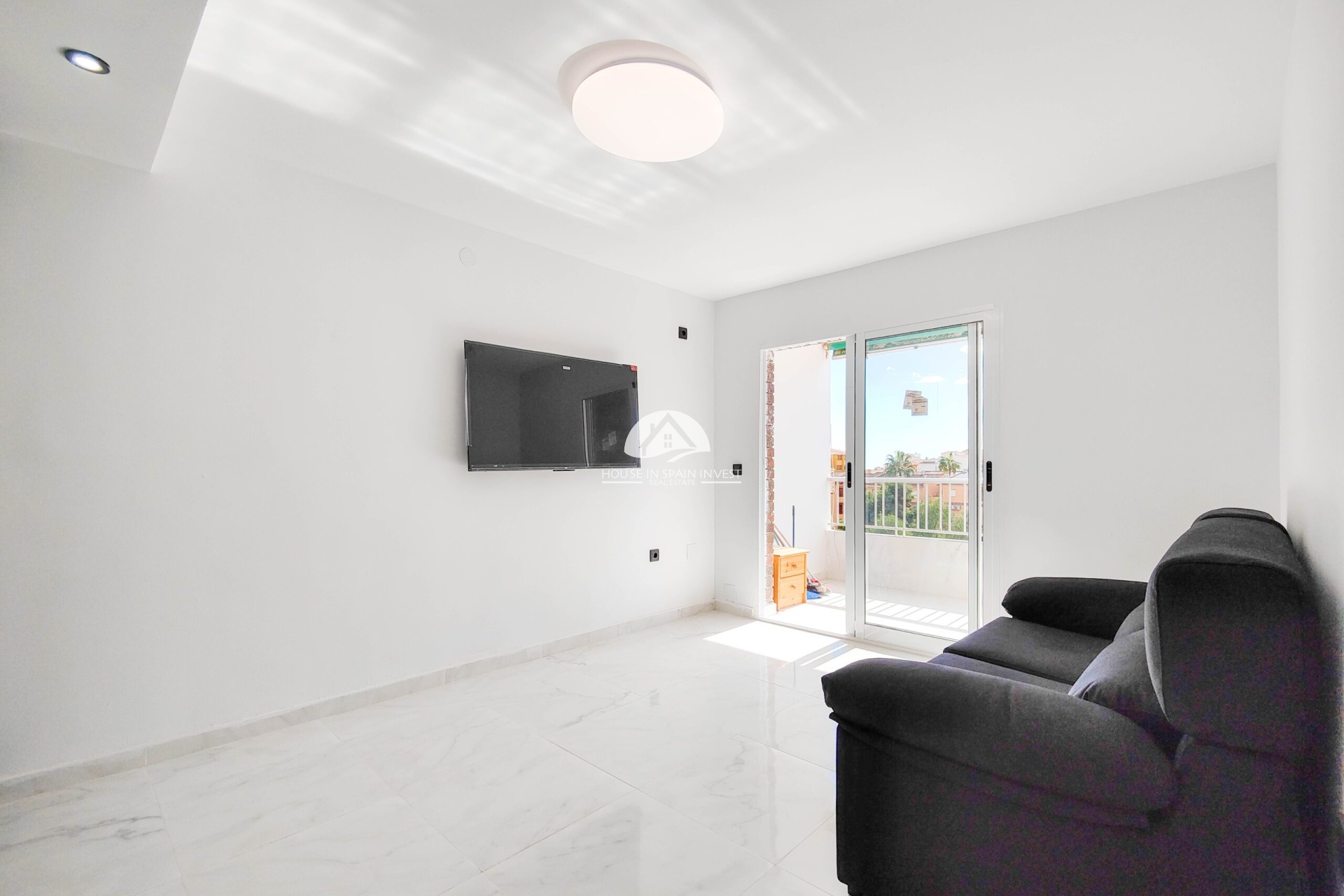 Resale - Apartment  - Torrevieja - Punta Prima  