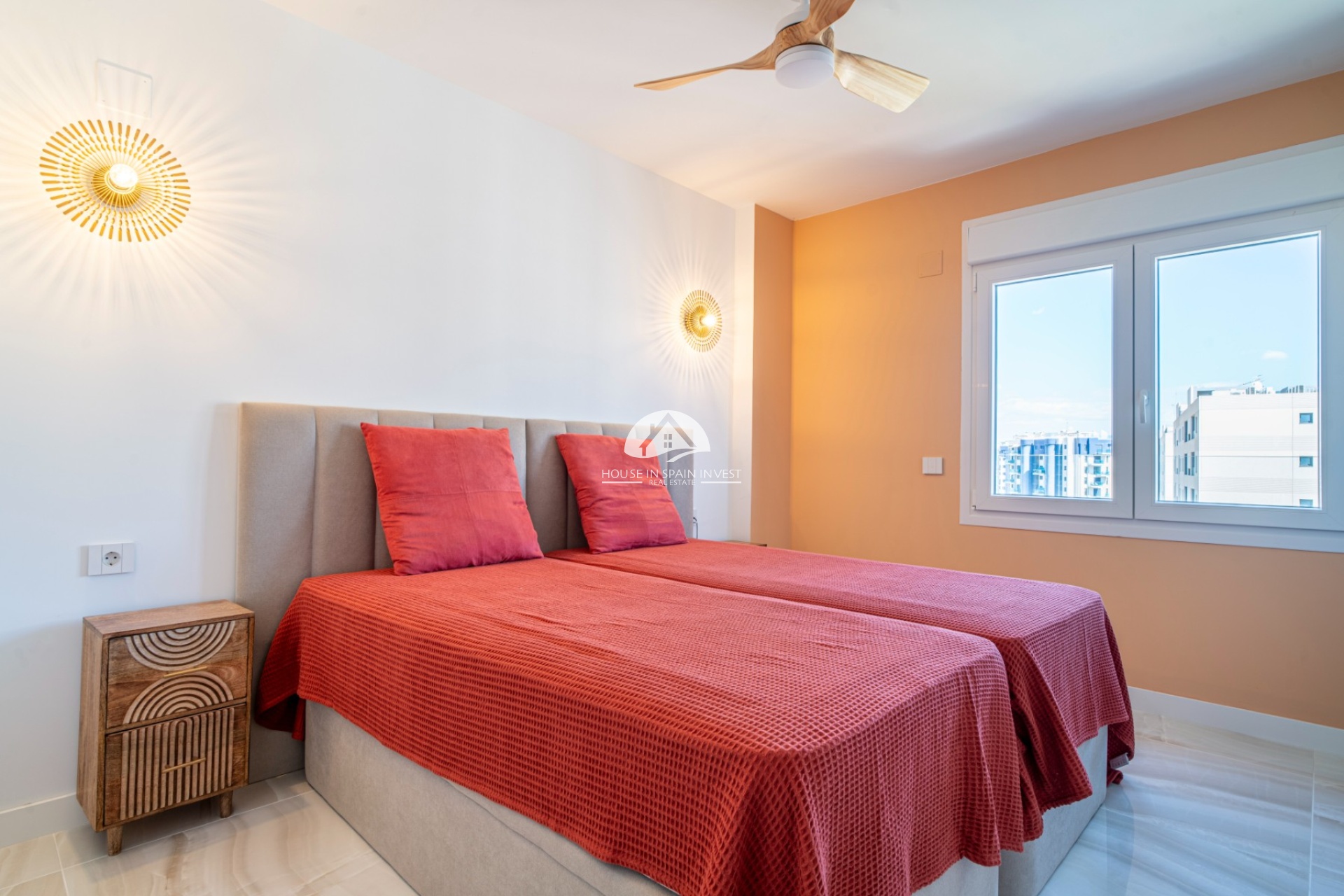 Resale - Apartment  - Torrevieja - Punta Prima  