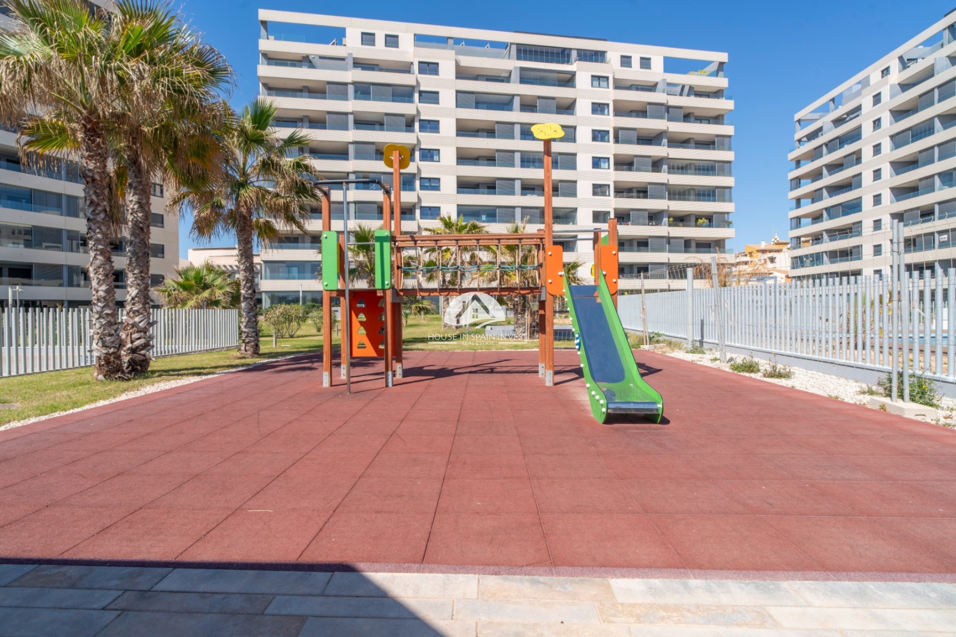 Resale - Apartment  - Torrevieja - Punta Prima  