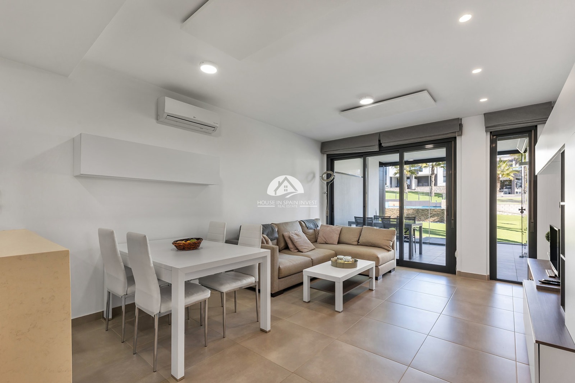 Resale - Apartment  - Torrevieja - Punta Prima  