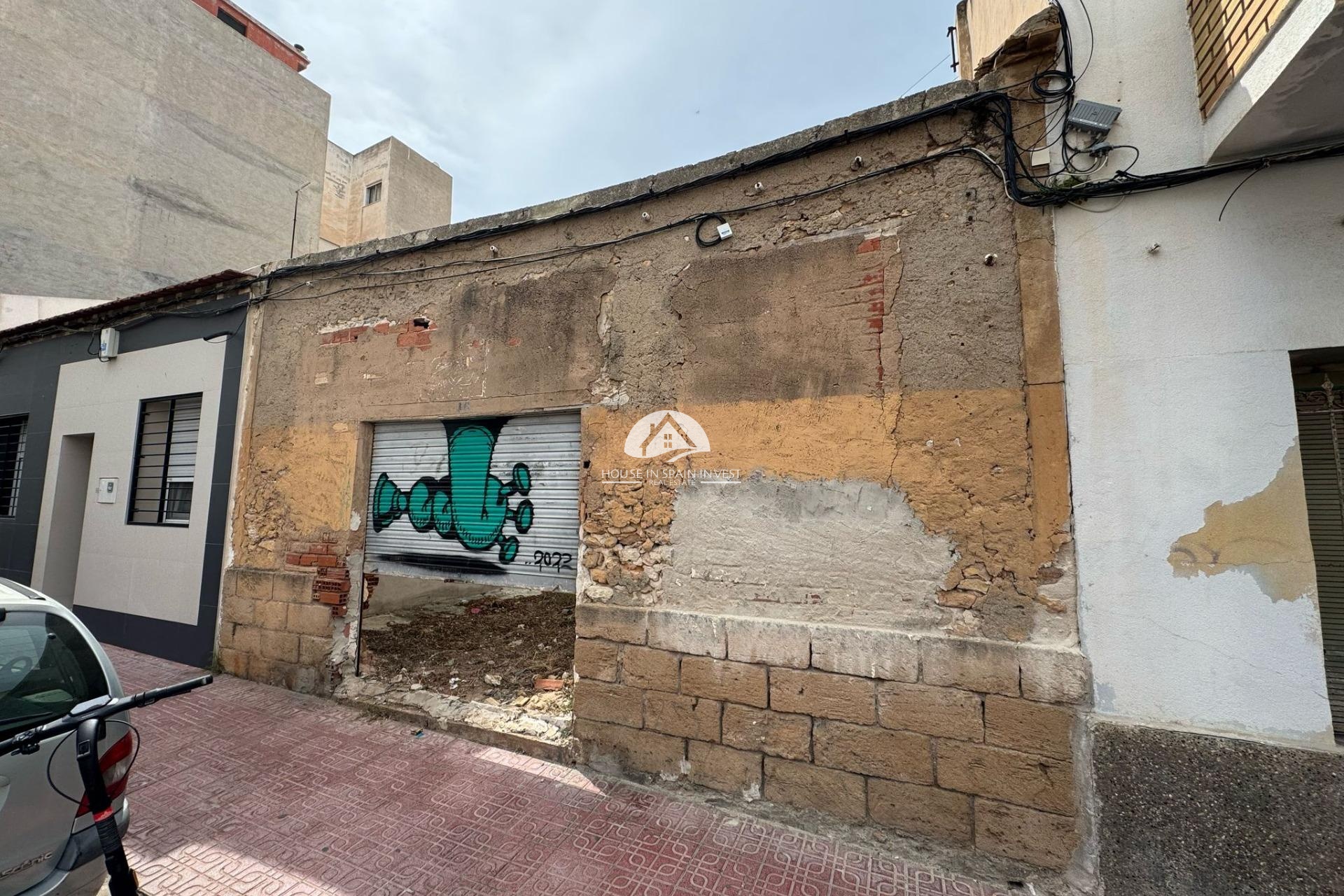 Resale - Plot / Land - Torrevieja - Centro