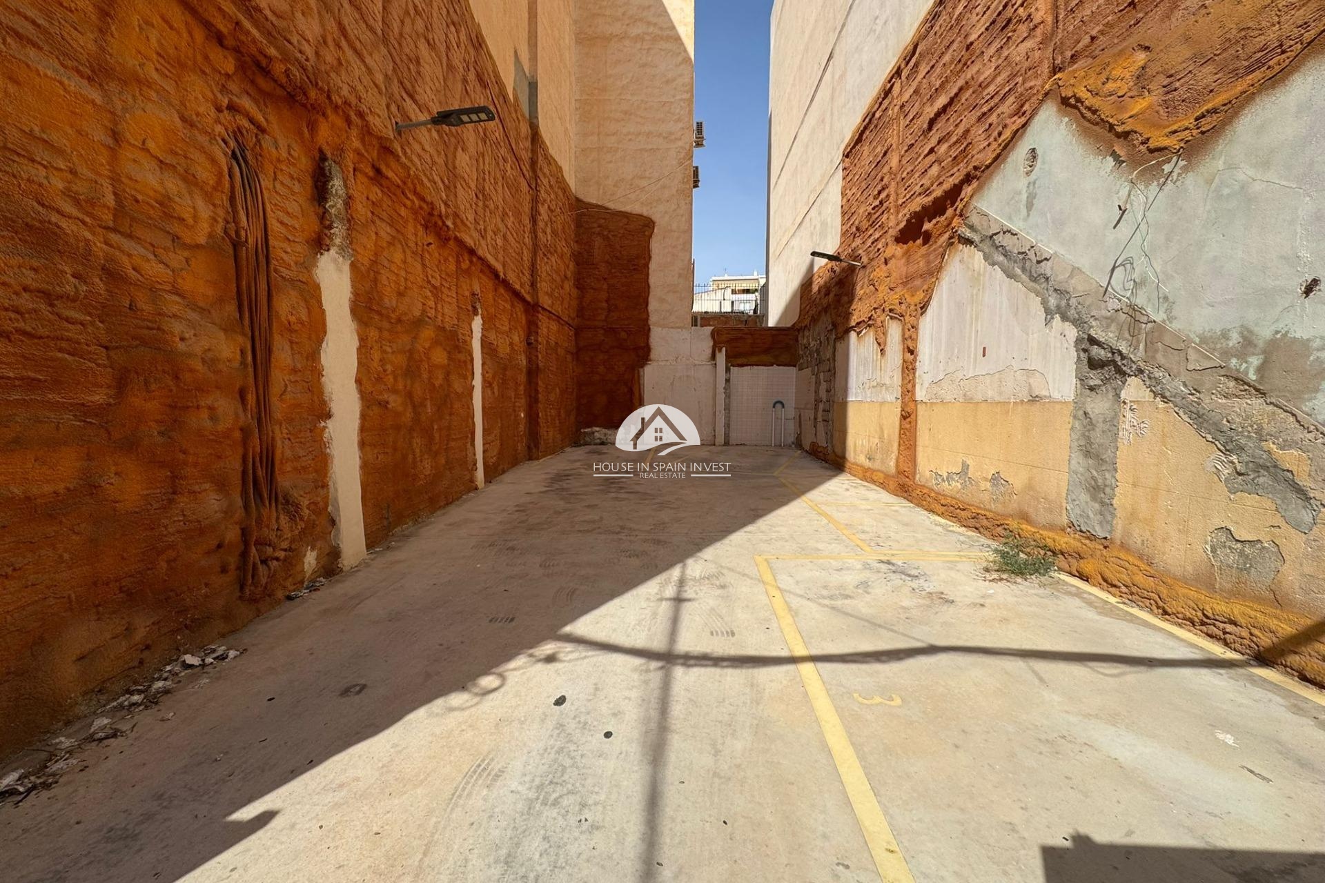 Resale - Plot / Land - Torrevieja - Centro