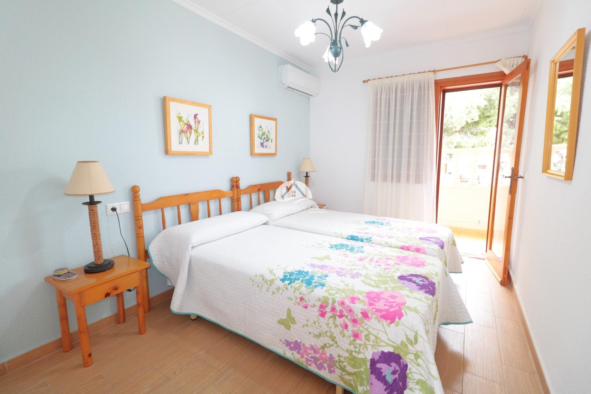 Resale - Townhouse - Torrevieja - Playa de los Naufragos