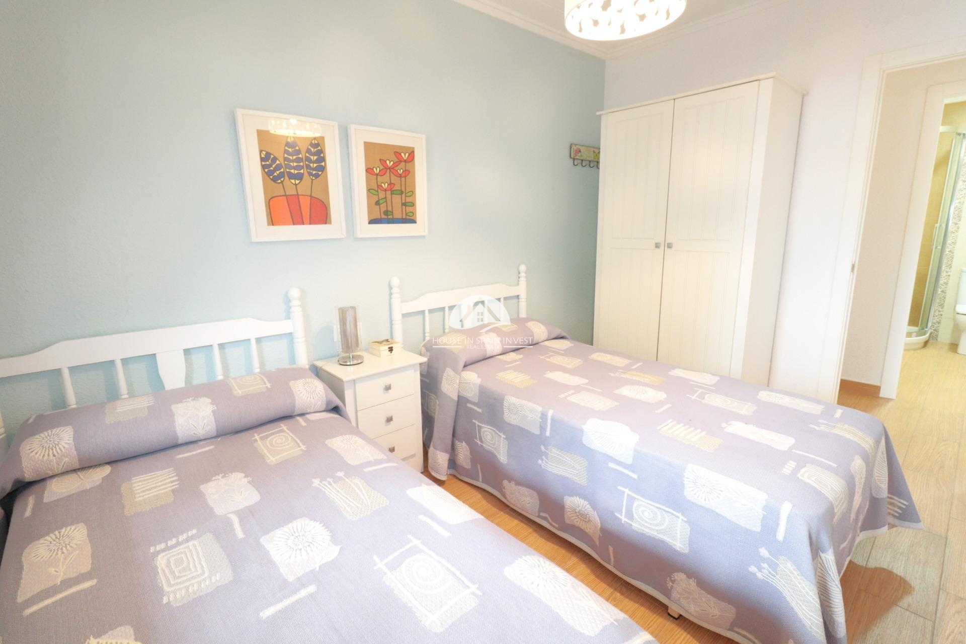 Resale - Townhouse - Torrevieja - Playa de los Naufragos