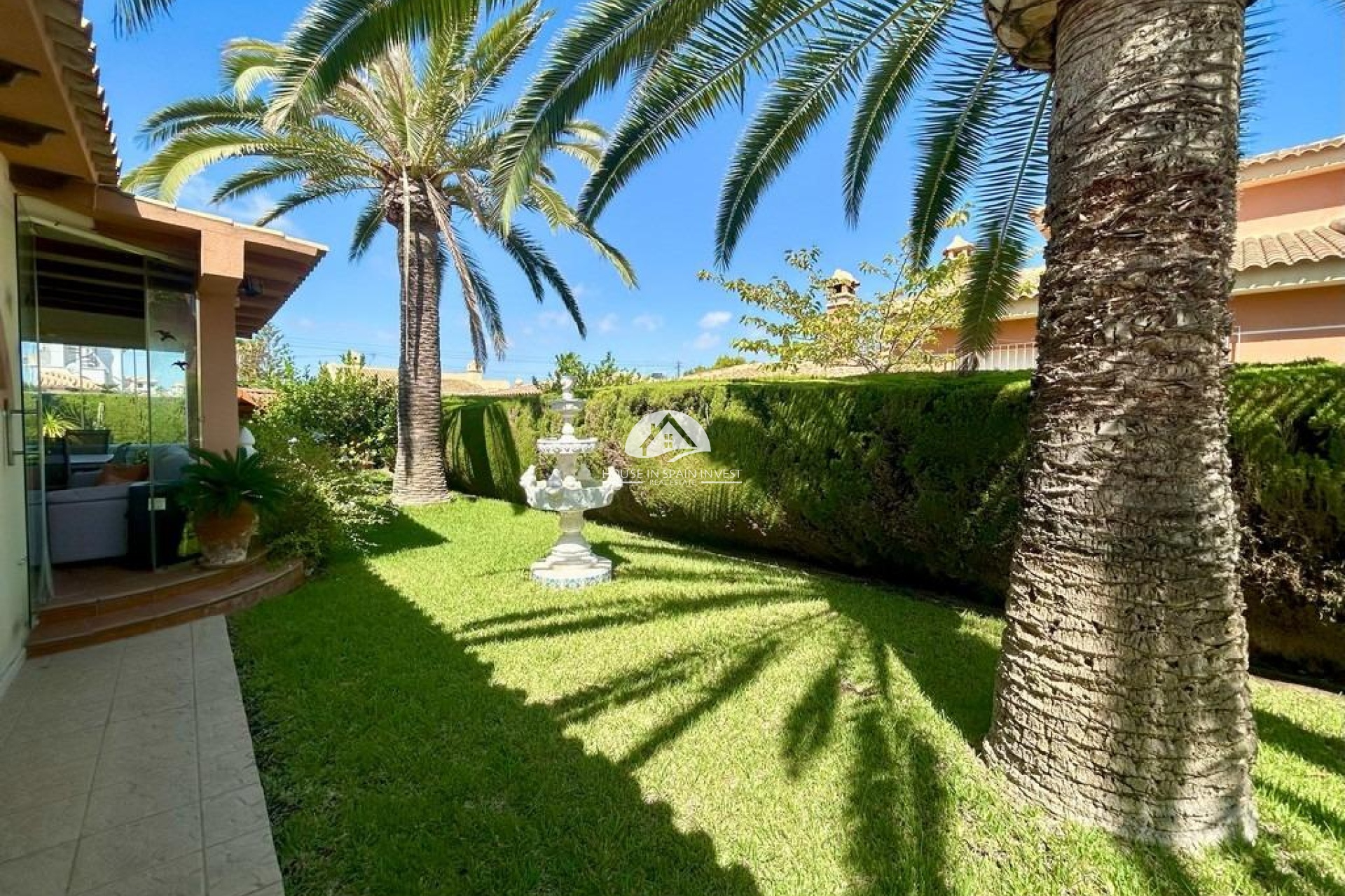 Resale - Villa - Orihuela Costa - Cabo roig  